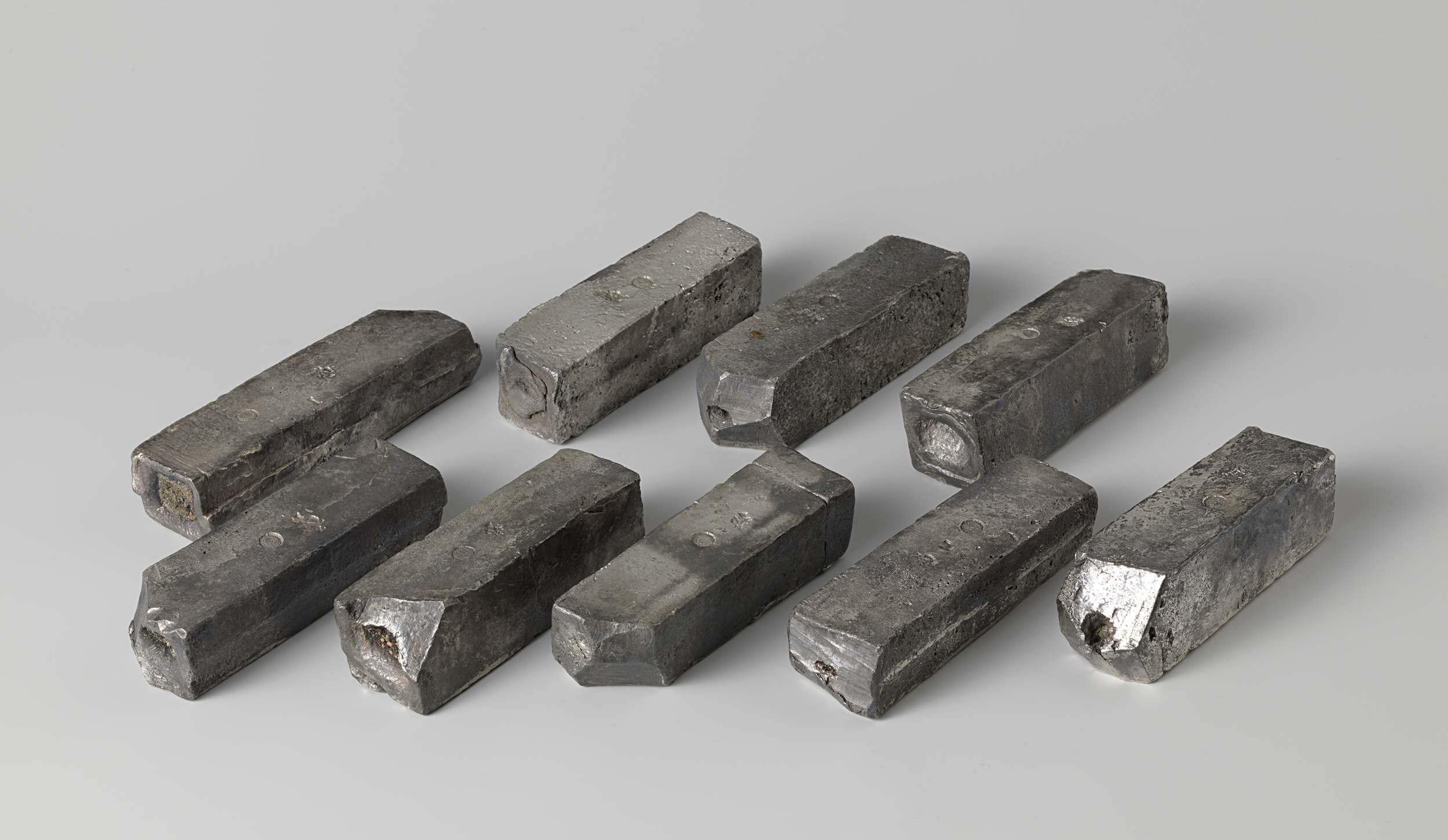 Engraving of silver bars from the wreck of the Slot ter Hooghe by Unknown Artist