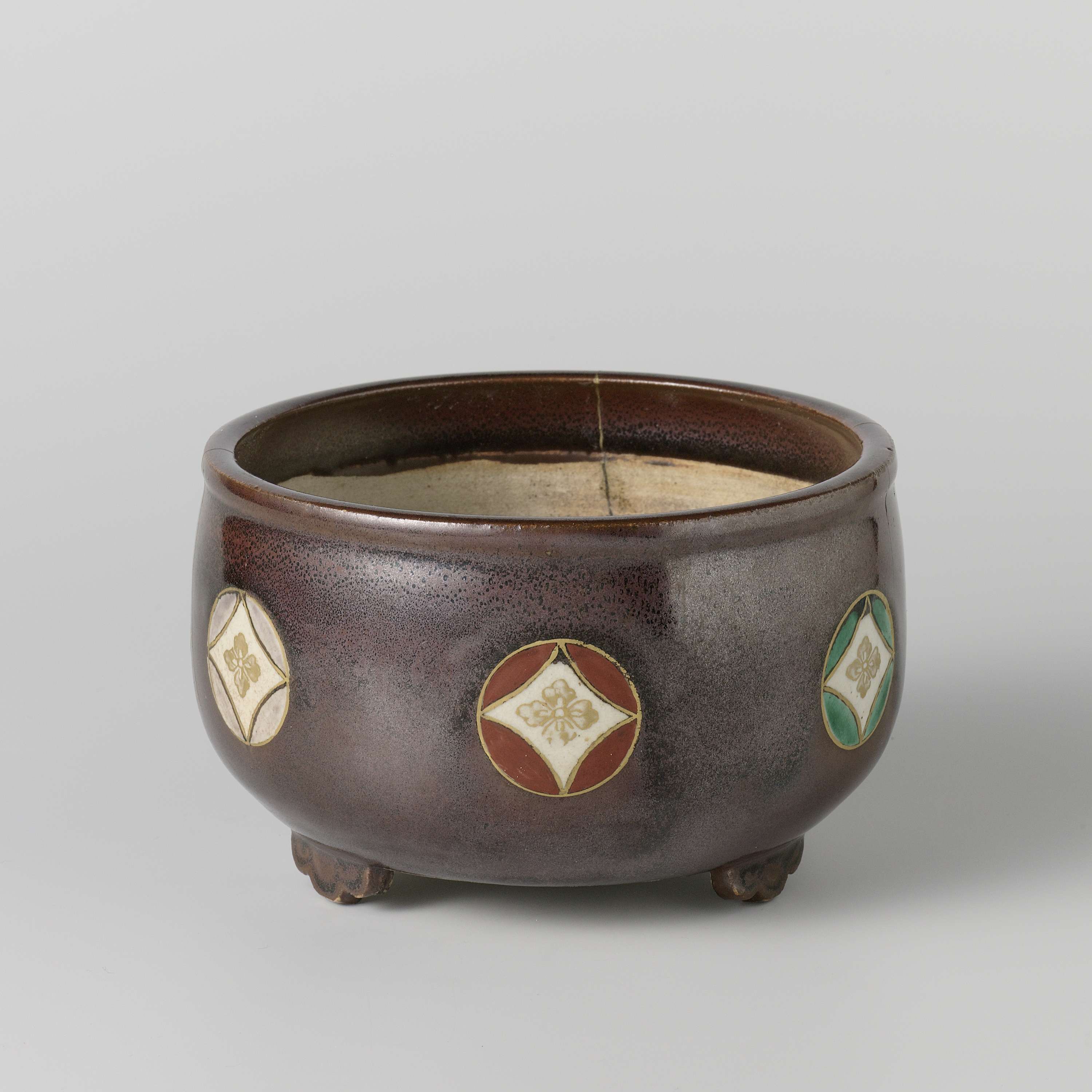 Incense burner with a 'tea dust' glaze and roundels with flowers, by Unknown Artist, public domain