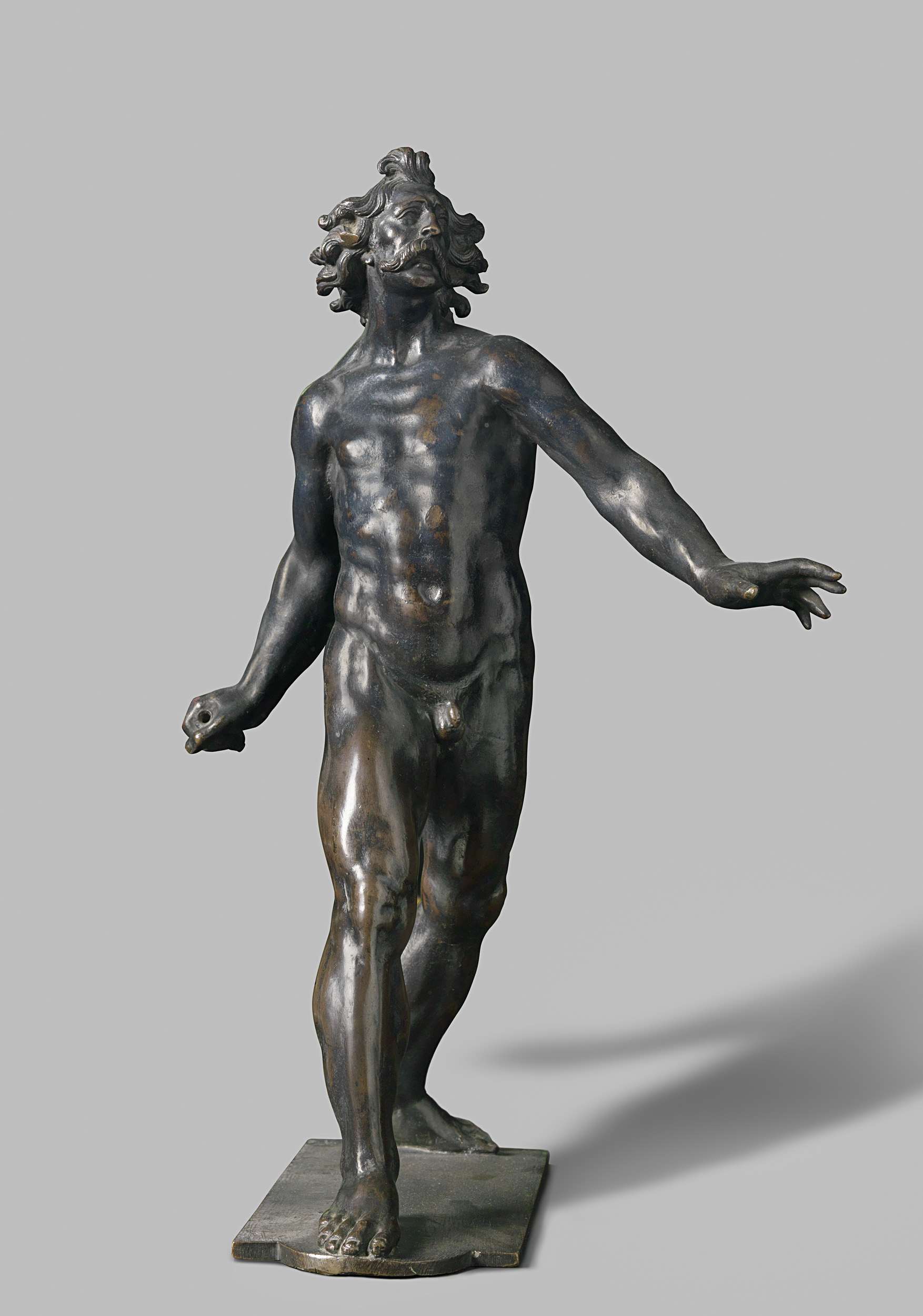 Bronze sculpture of an elderly warrior by Willem Danielsz. van Tetrode