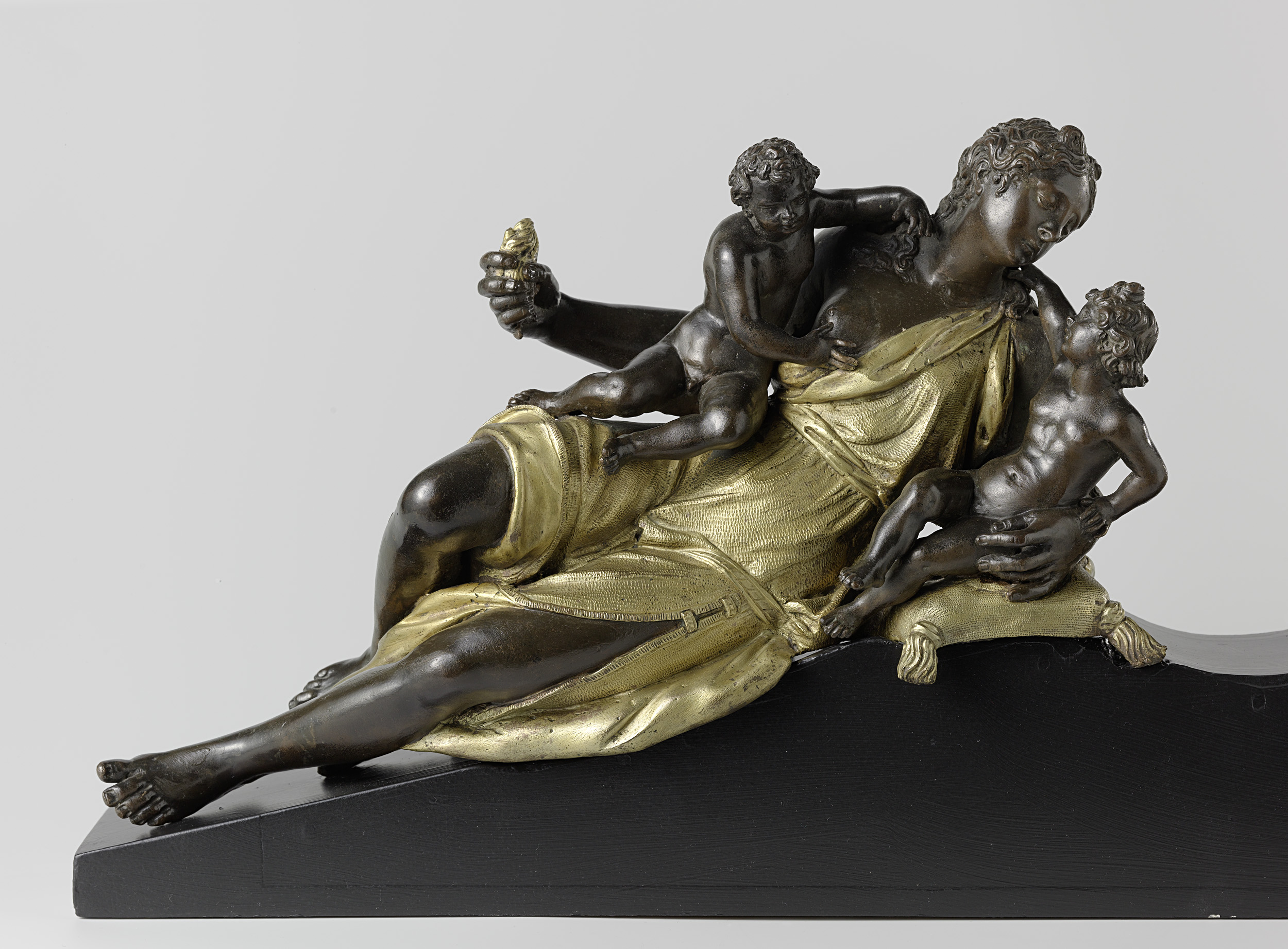 Bronze sculpture by Hubert Gerhard depicting Love with children and a flaming heart.