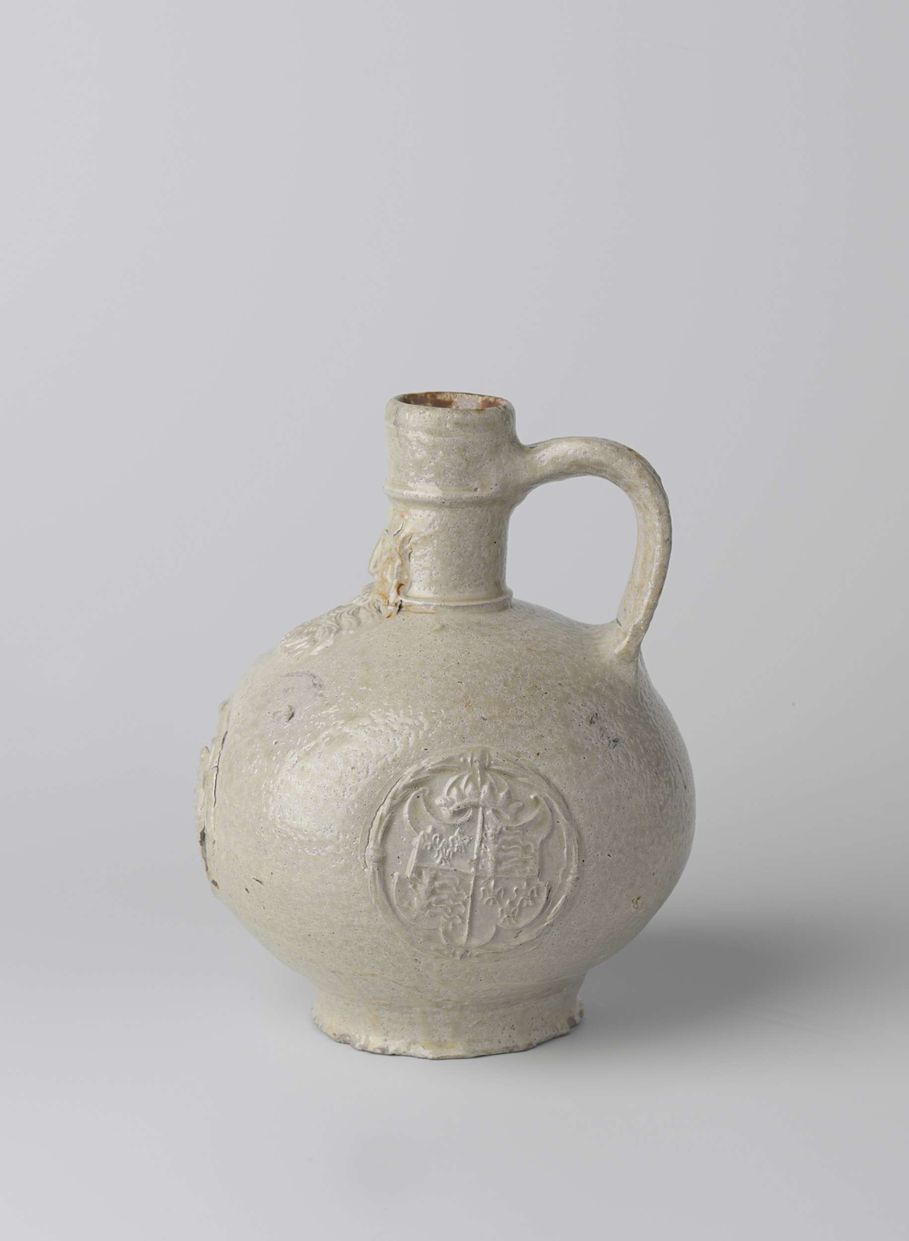Bartmann jug with the coat of arms of England, stoneware, unknown artist