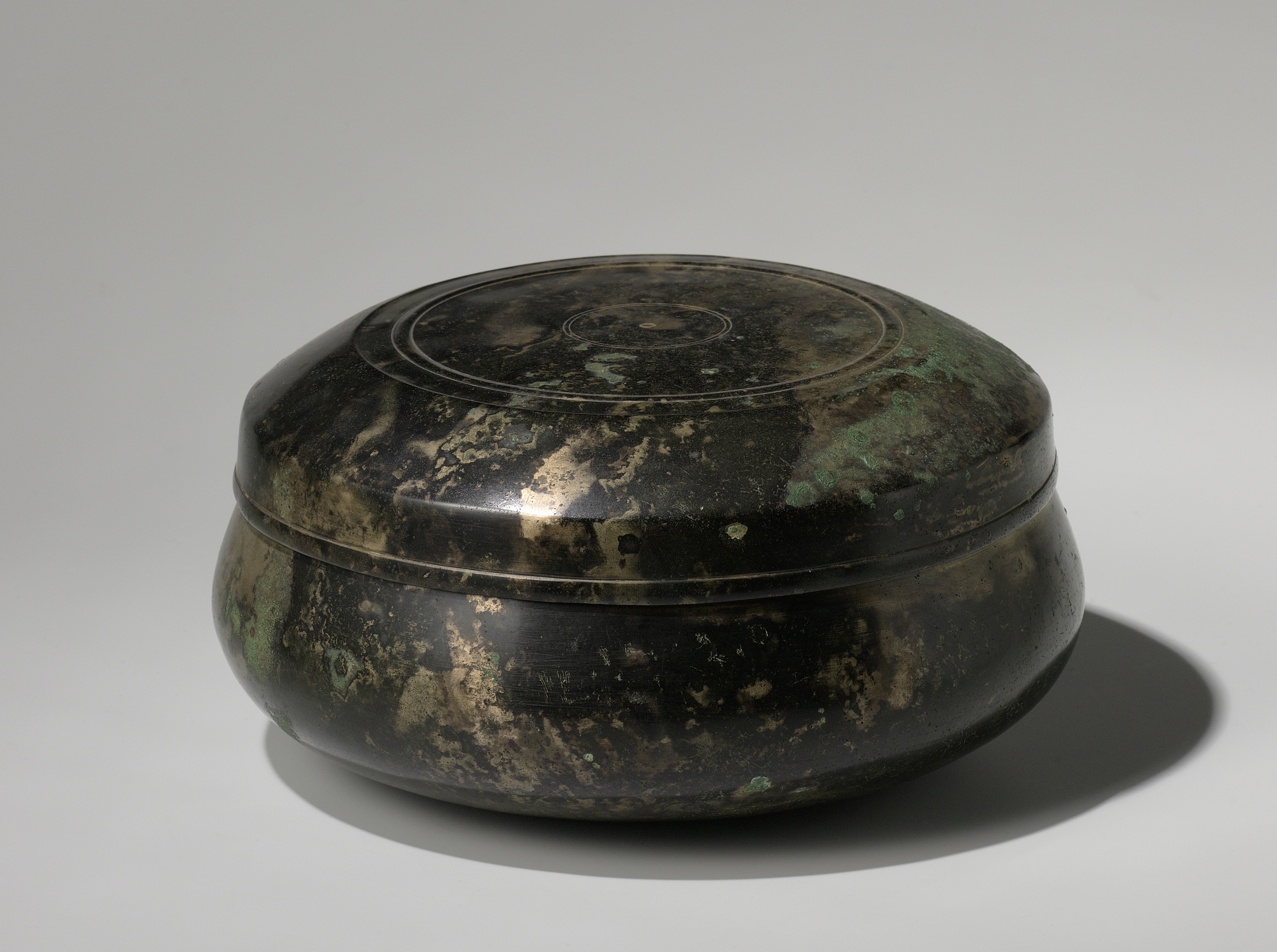 Lidded box made of bronze by an unknown artist, Korean Traditional, c. 1200-1500