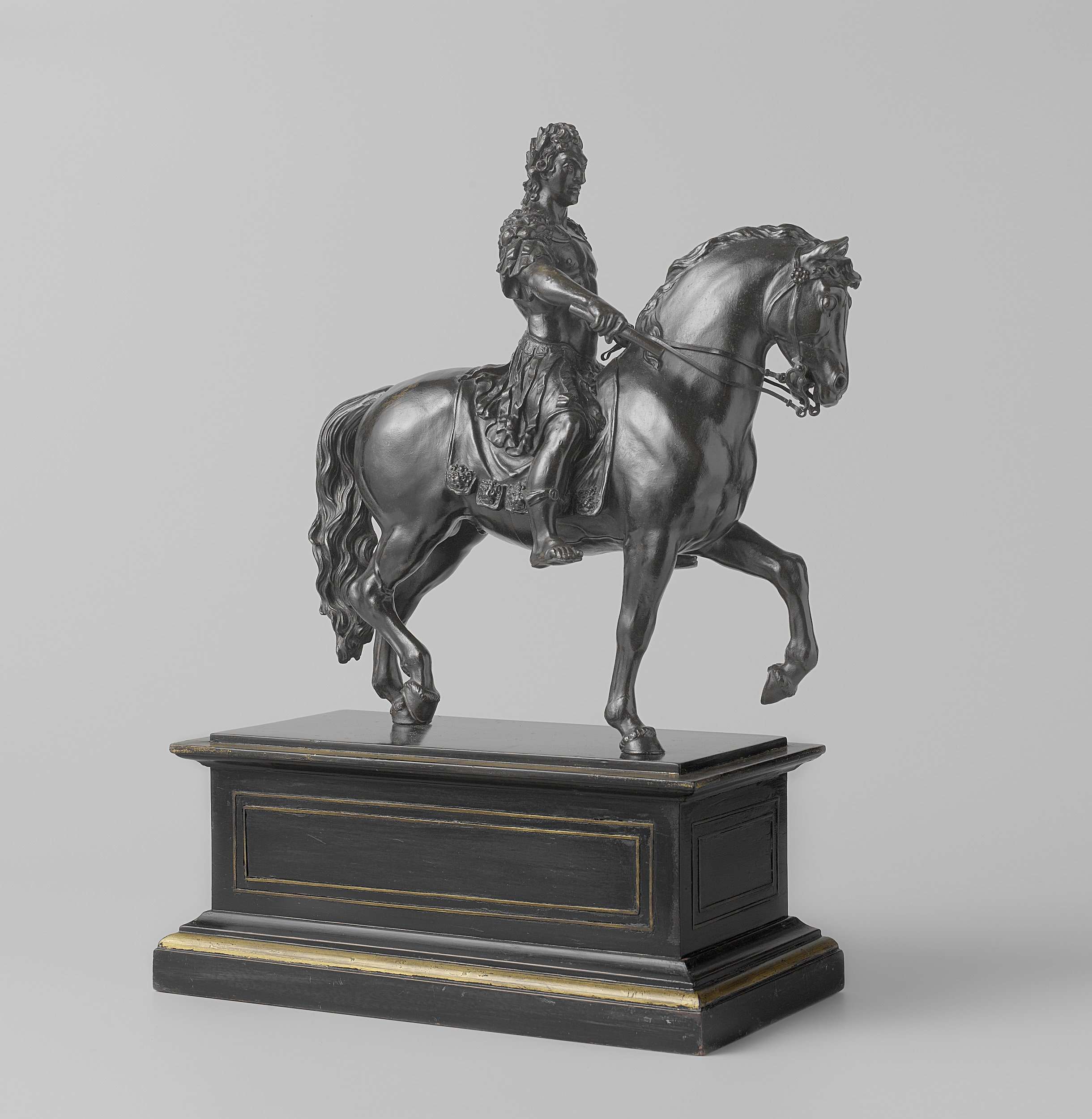 Equestrian statue of Stadtholder-King William III, by William Low, public domain