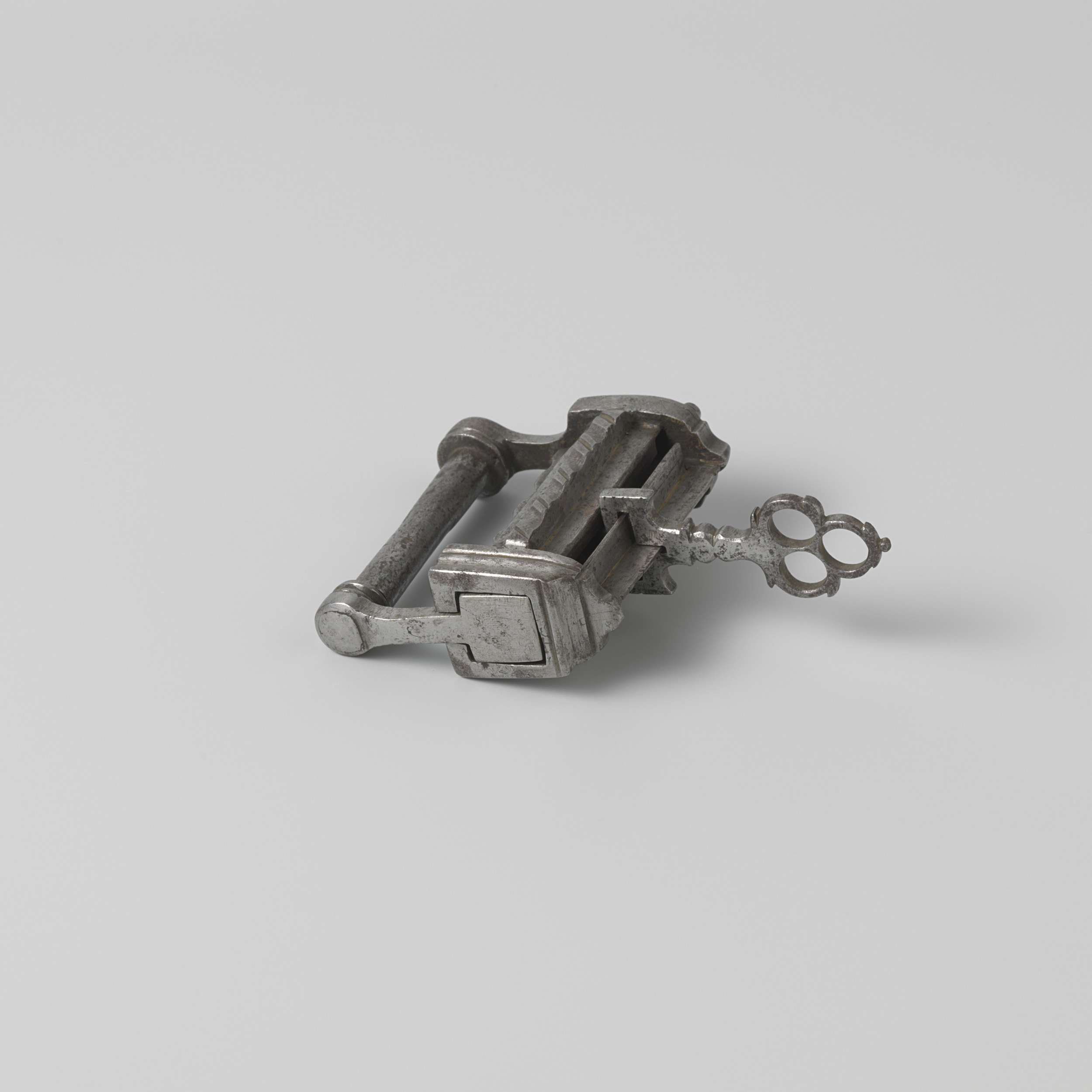Gothic metal lock and key by anoniem