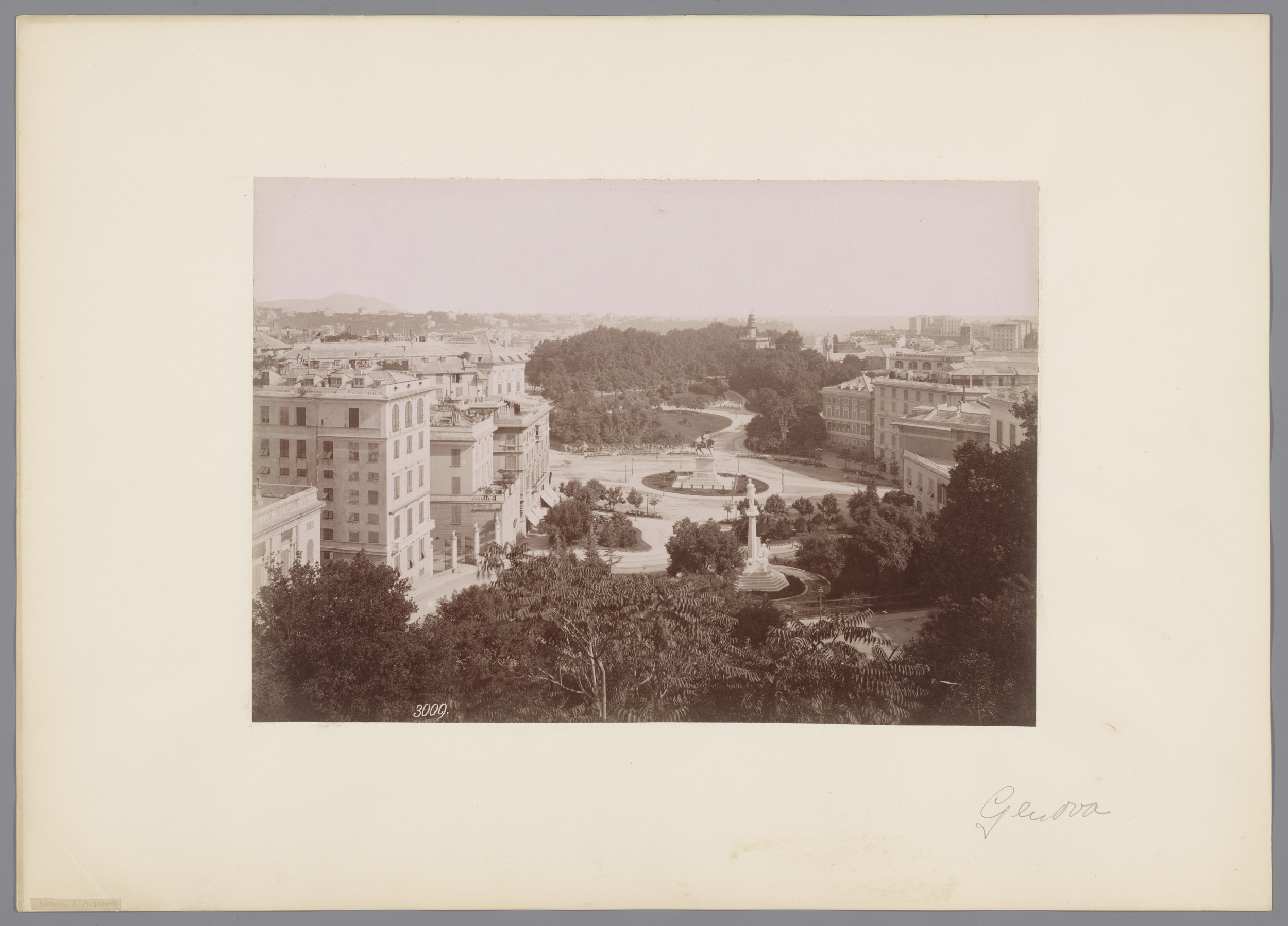 Landscape of Gezicht op het Acquasola te Genua, Italië by Alfredo Noack, albumen print