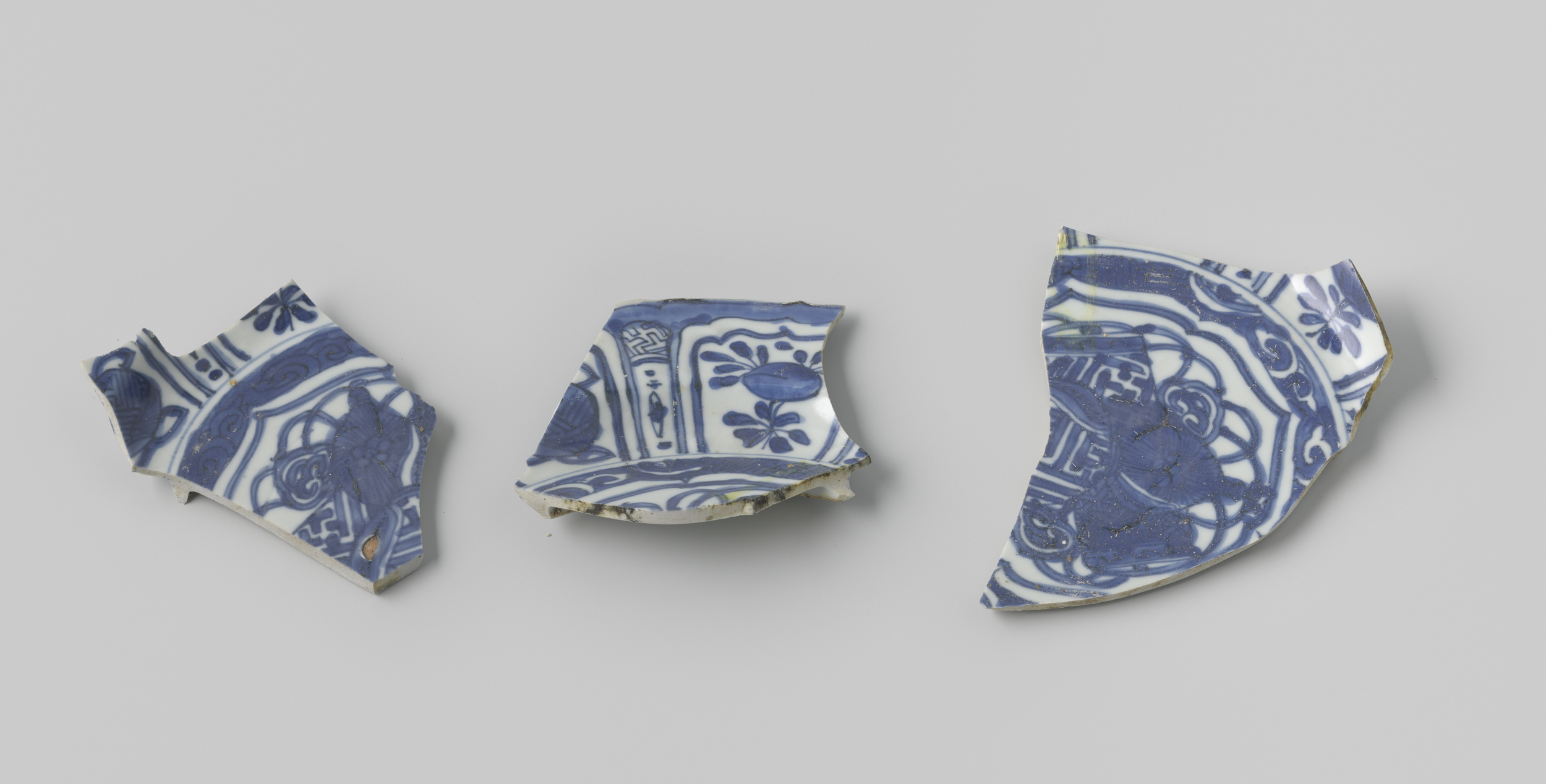 Fragments of plates from the VOC ship 'Witte Leeuw', bone medium, Unknown Artist