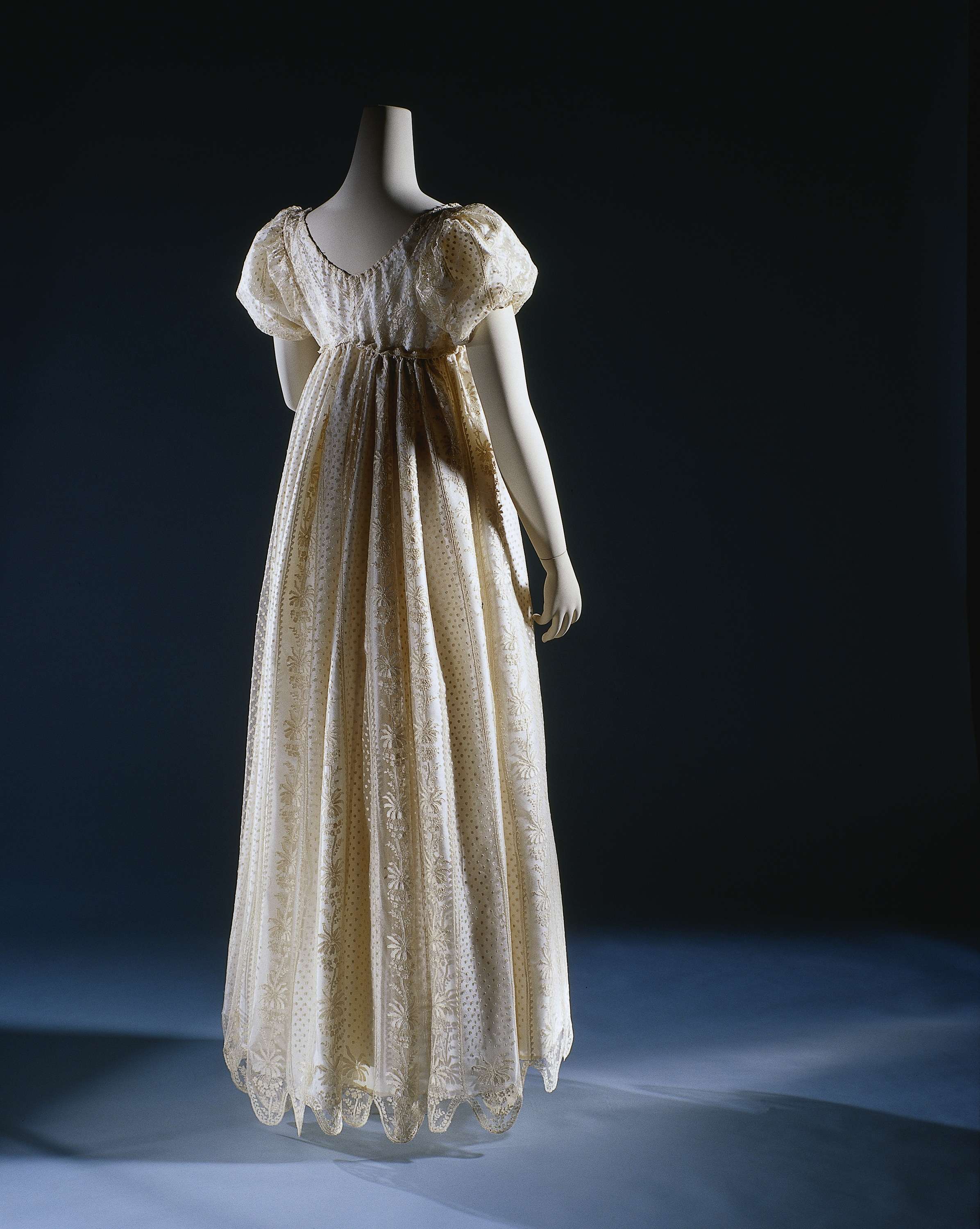 Figurative lace gown by Unknown Artist, medium lace, Victorian era