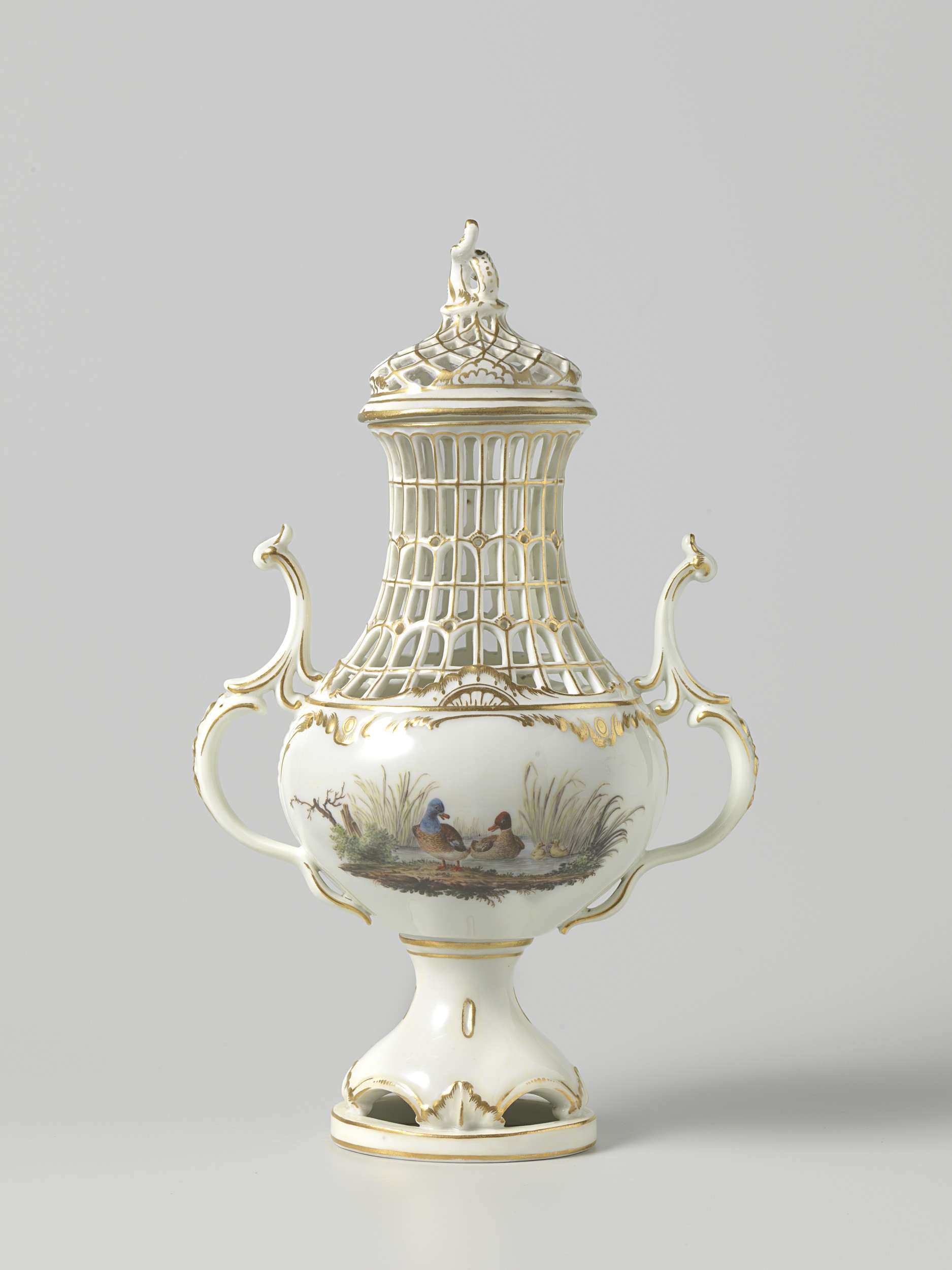 Group of porcelain vases by Porceleinfabriek aan den Amstel