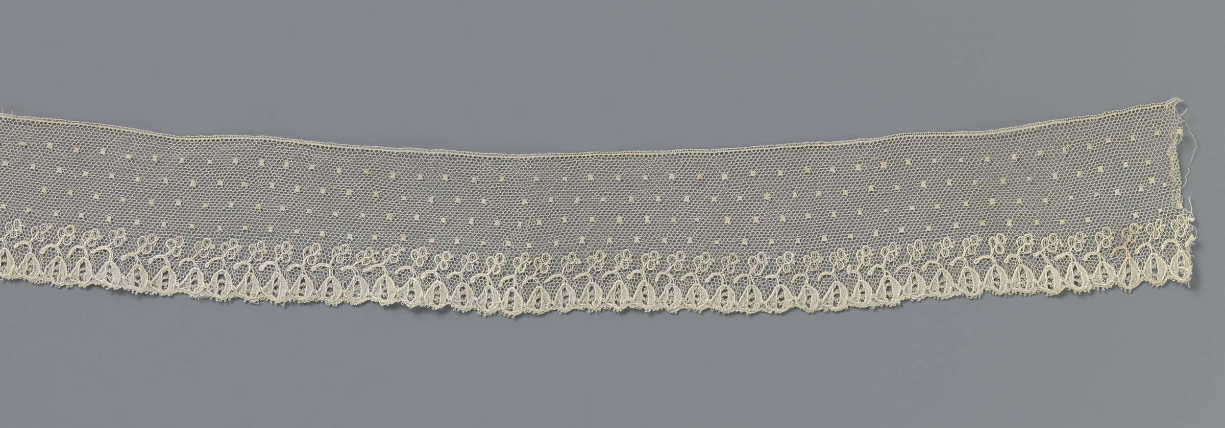 Intricate lacework featuring hanging kelkbloempjes by Unknown Artist, medium: lace