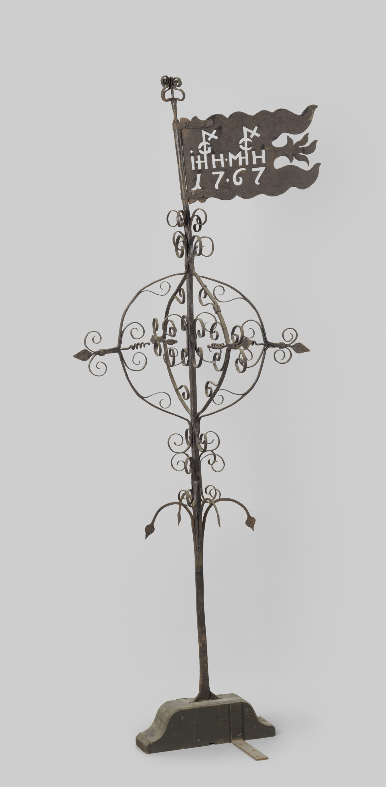 Windwijzer met vaan (gemerkt en gedateerd 1767), by anoniem, public domain
