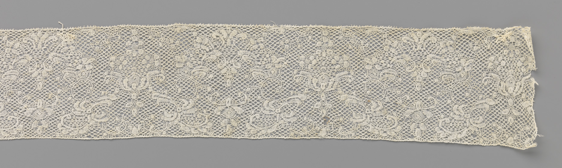 Lace piece featuring two shield-shaped motifs by Unknown Artist