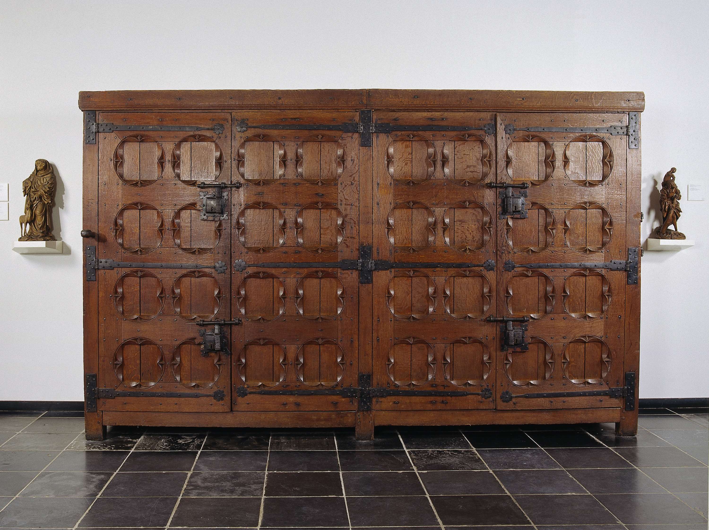 Archiefkast domkapittel Utrecht, wood cabinet with intricate carvings by Unknown Artist