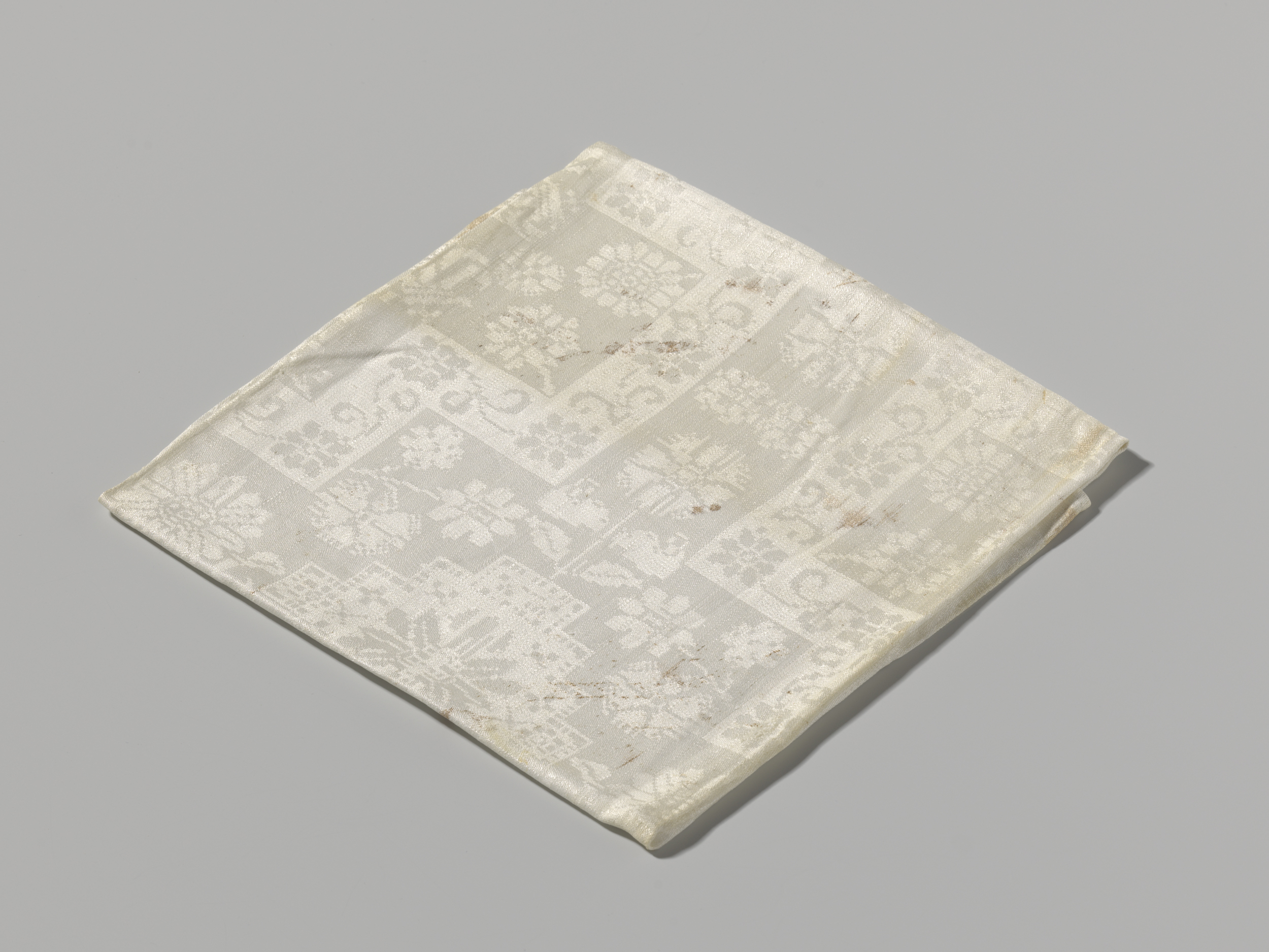Rococo floral patterns in Servet met patroon van bloemen en bandwerk by Unknown Artist
