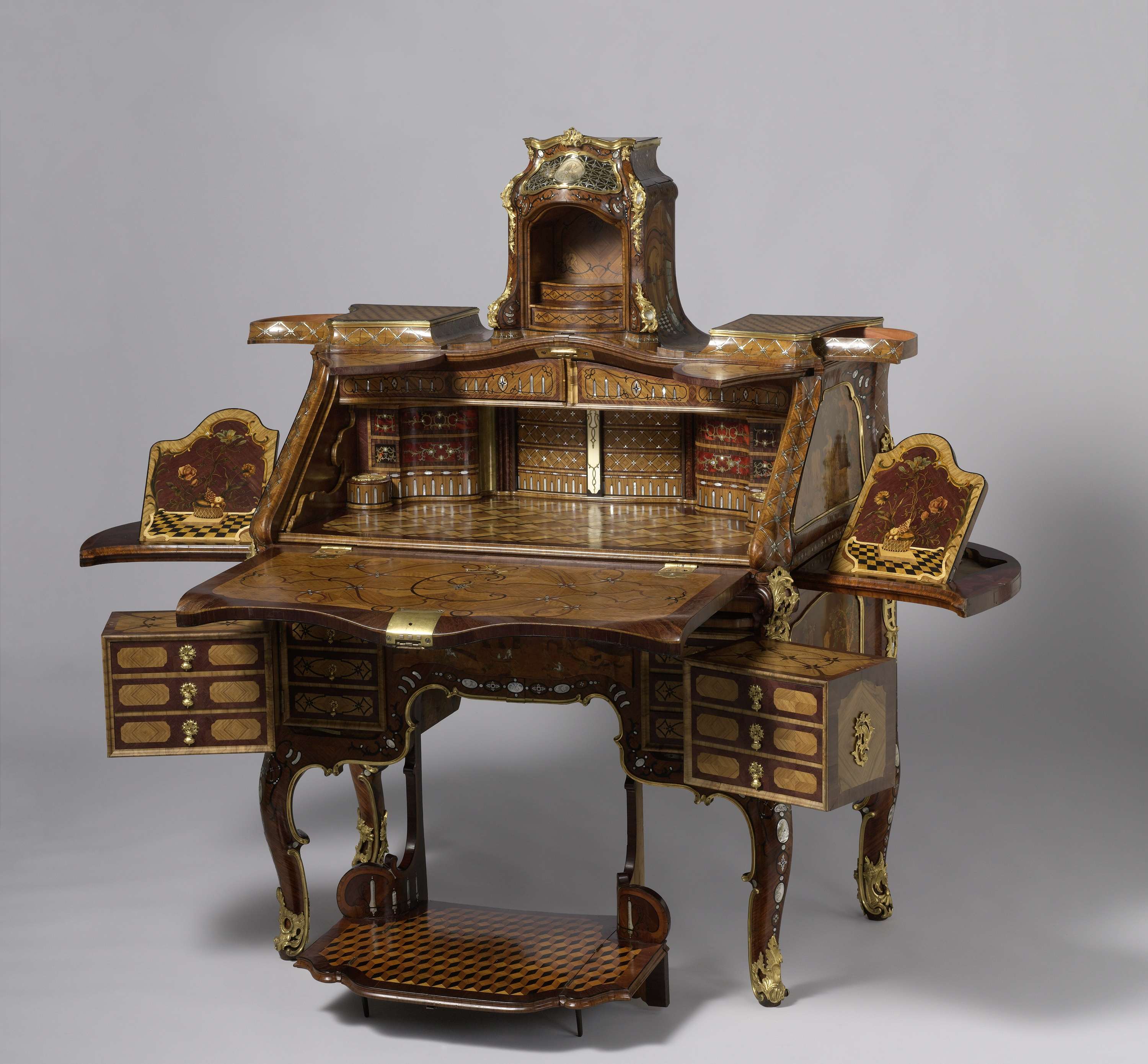 Desk, by Abraham Roentgen, public domain