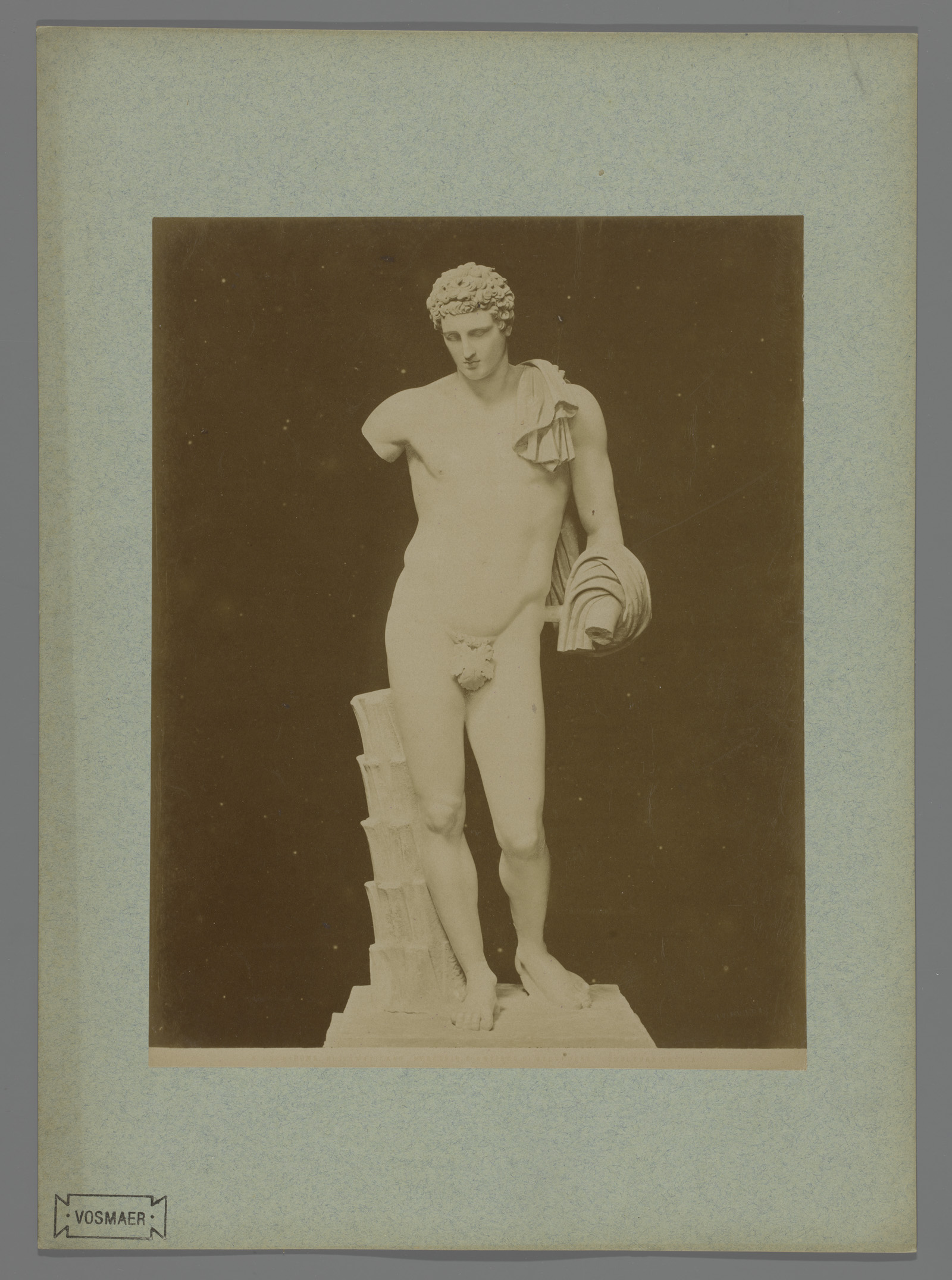 Sculptuur van Hermes van Belvedere in de Vaticaanse Musea, Italië, by Fratelli Alinari, public domain
