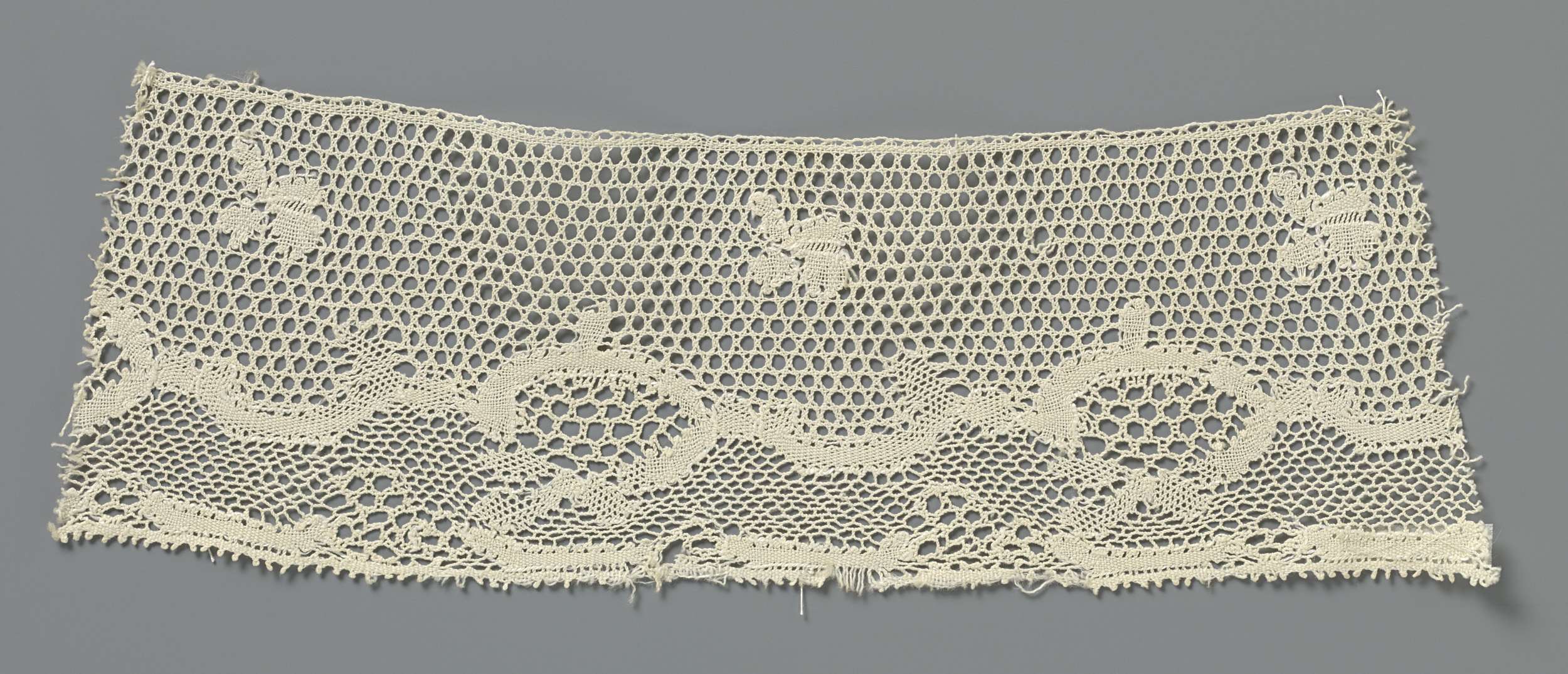 Lace work featuring C-shaped motifs by Unknown Artist