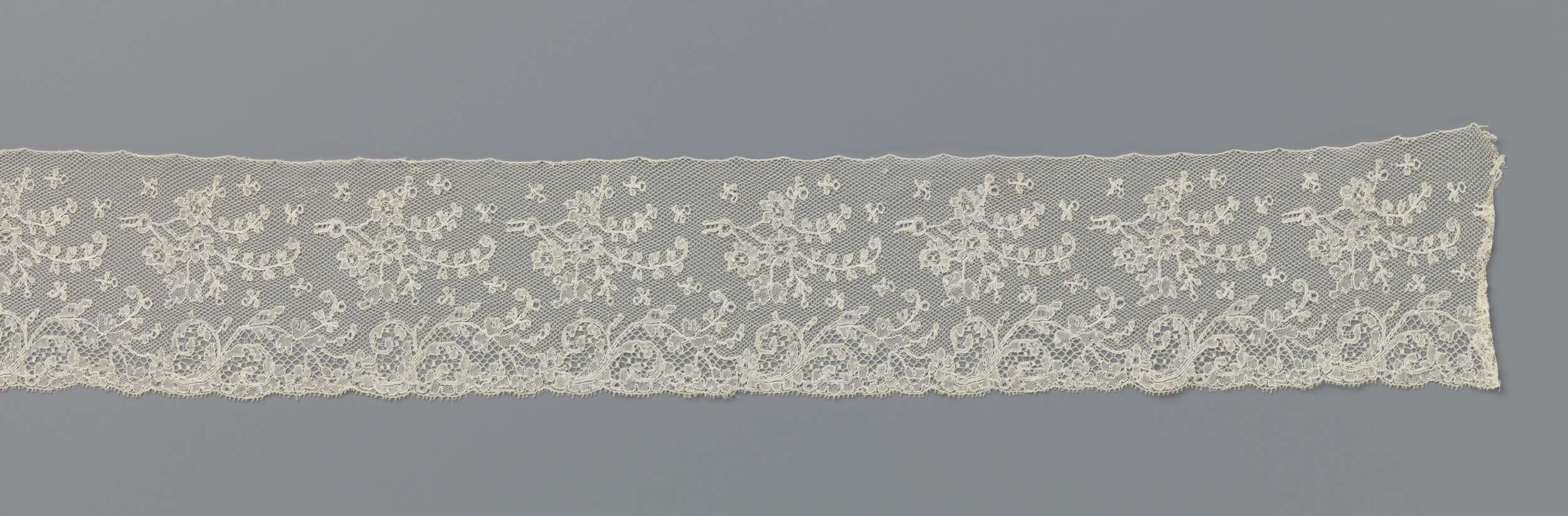 Delicate lacework featuring flowers by Unknown Artist