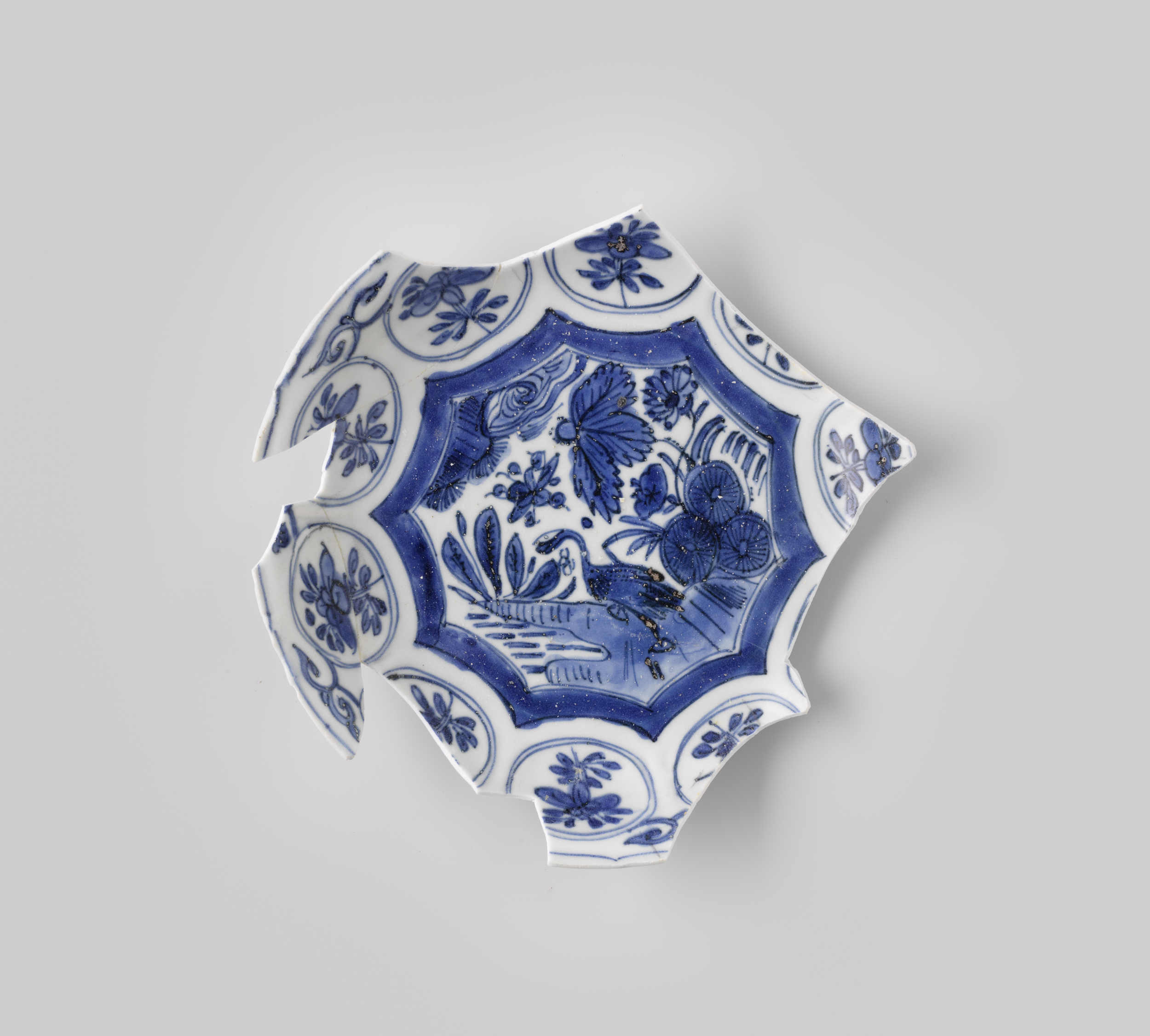Dish of Chinese porcelain, Dutch Golden Age, unknown artist, bone medium