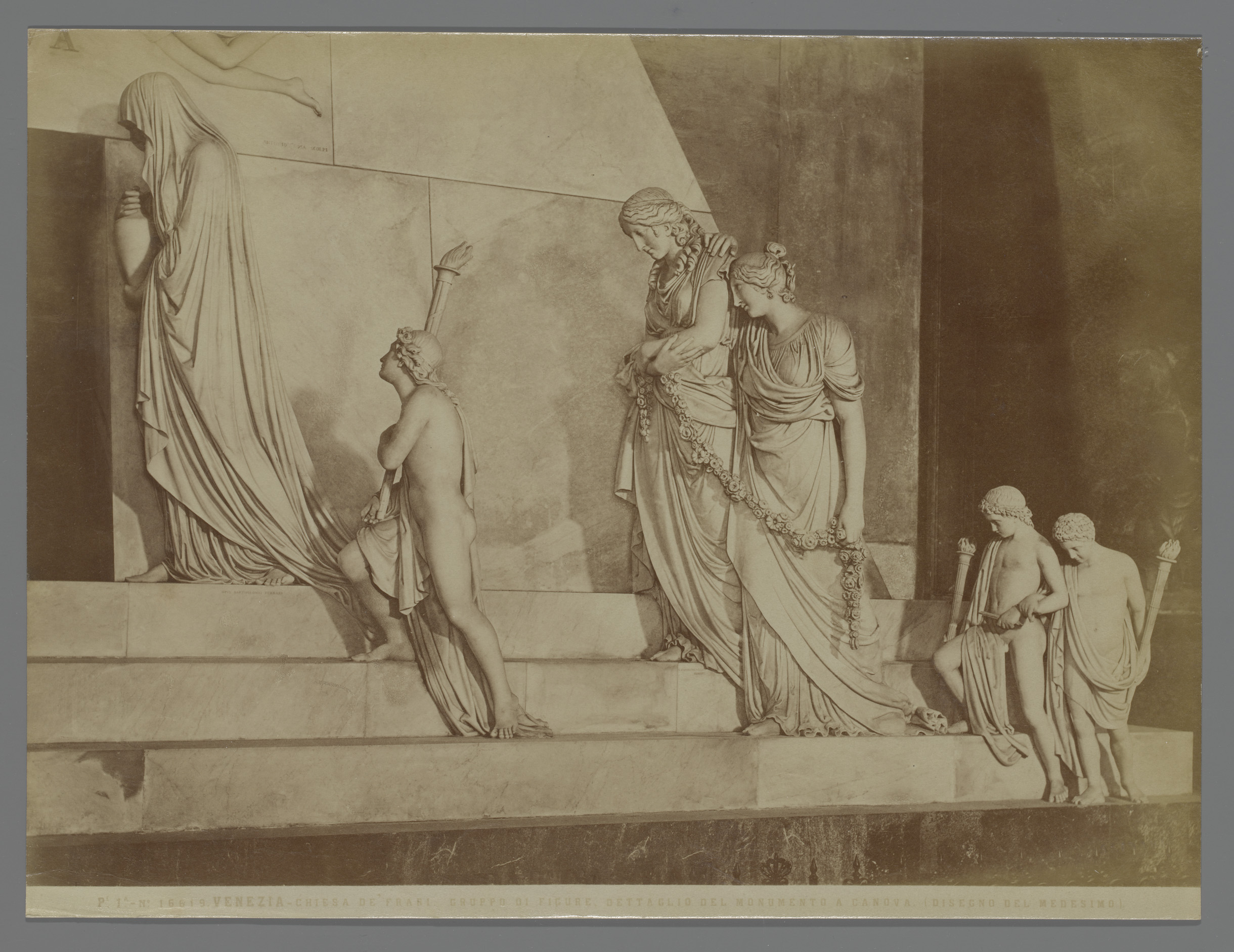 Detail van het grafmonument voor Canova te Venetië, Italië, by Fratelli Alinari, public domain