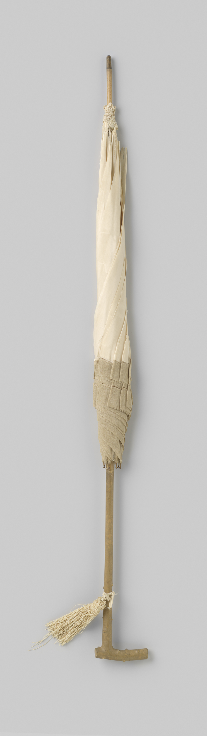 Parasol made of crèmewitte moirézijde with a wooden handle by Unknown Artist