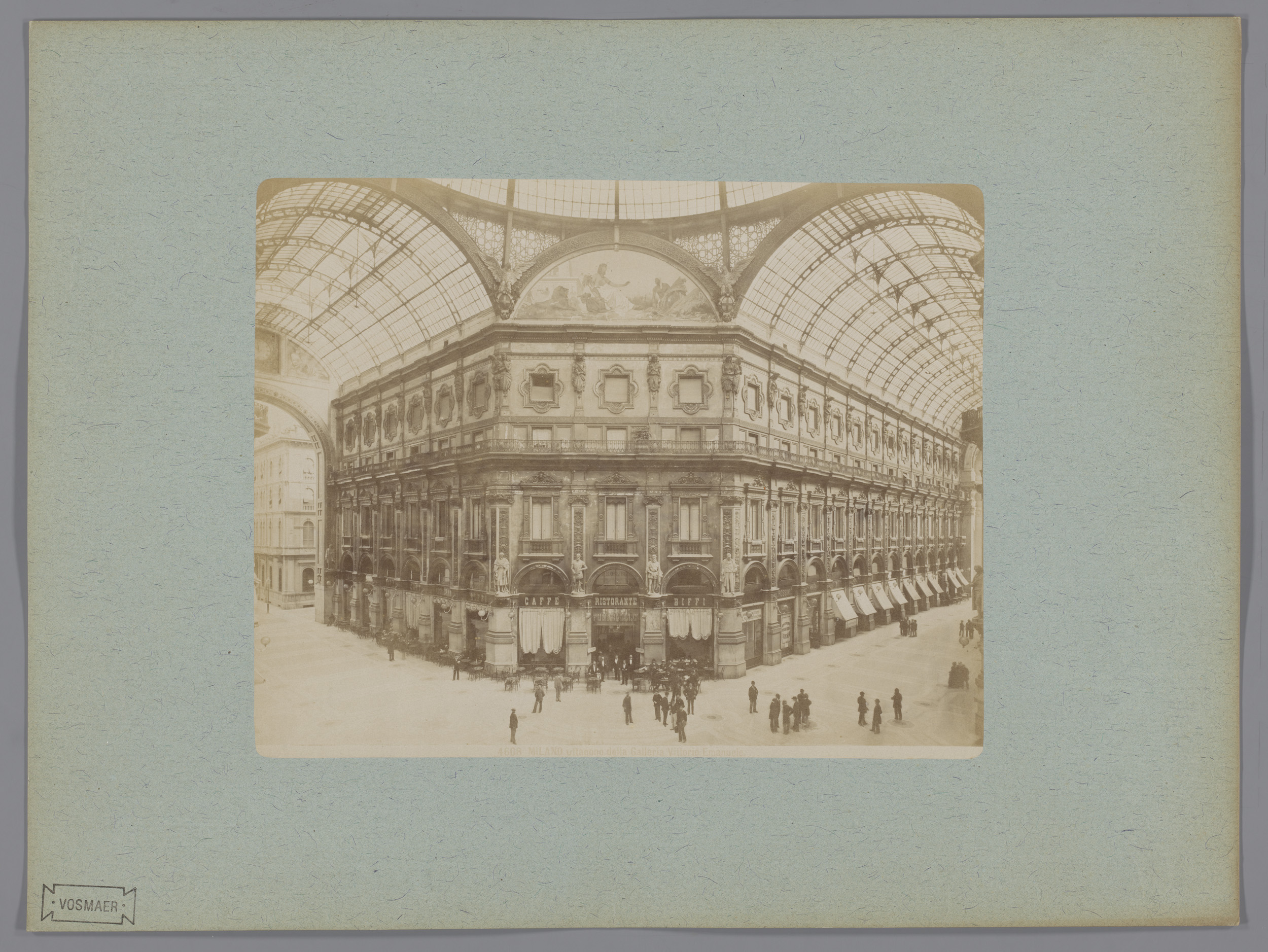 Interieur van de Galleria Vittorio Emanuele II te Milaan, Italië, by Giacomo Brogi, public domain
