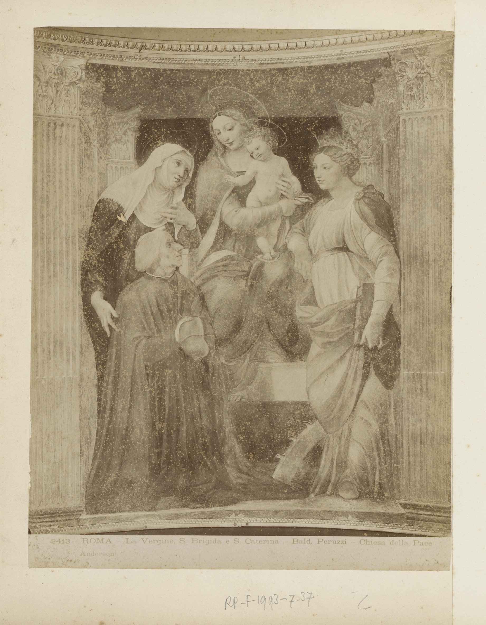 Fotoreproductie van fresco De Heilige Maagd, heilige Brigitta en de heilige Catharina door B. Peruzzi in de Santa Maria della Pace te Rome, by James Anderson, public domain