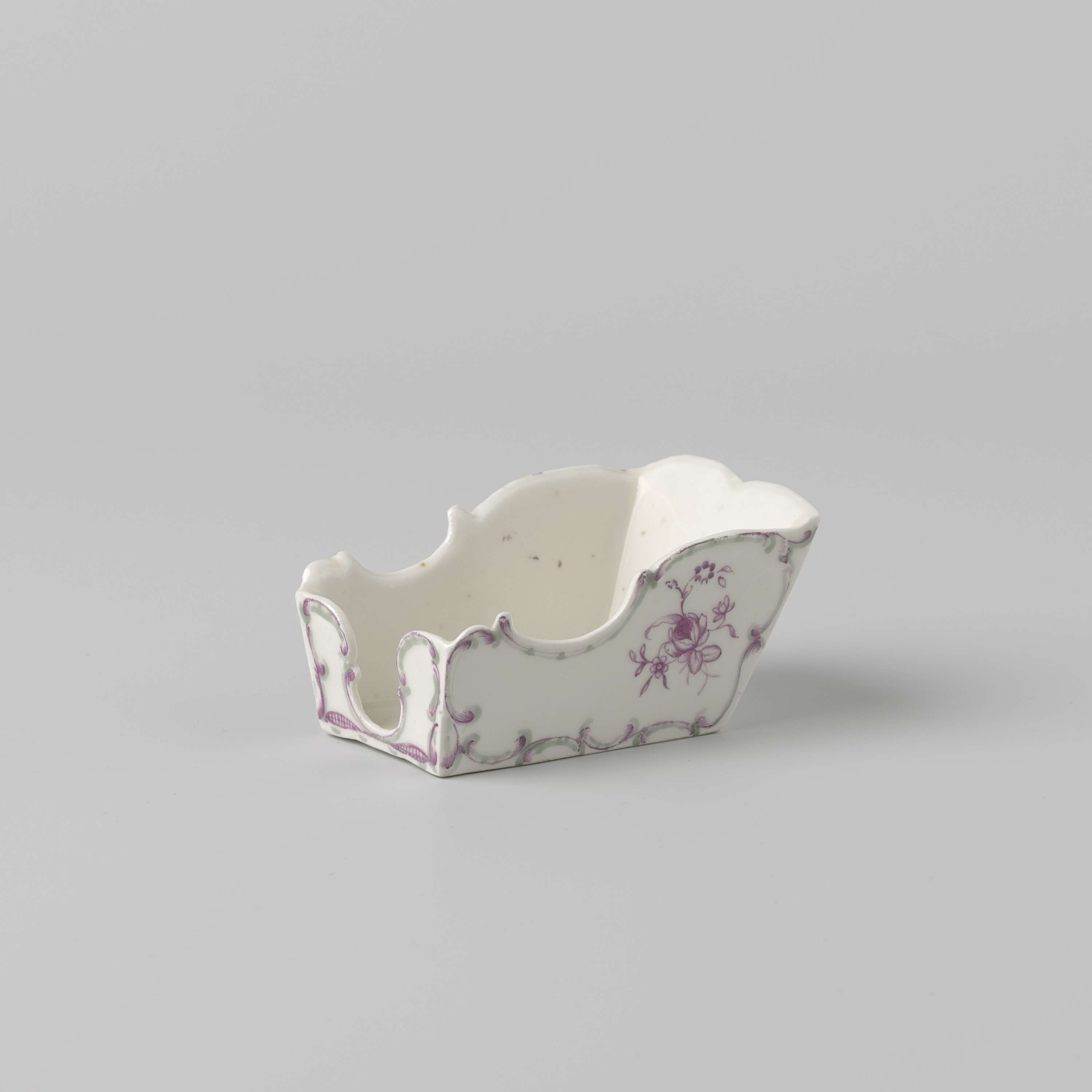 Porcelain vessel by Manufacture Oud-Loosdrecht featuring intricate patterns.