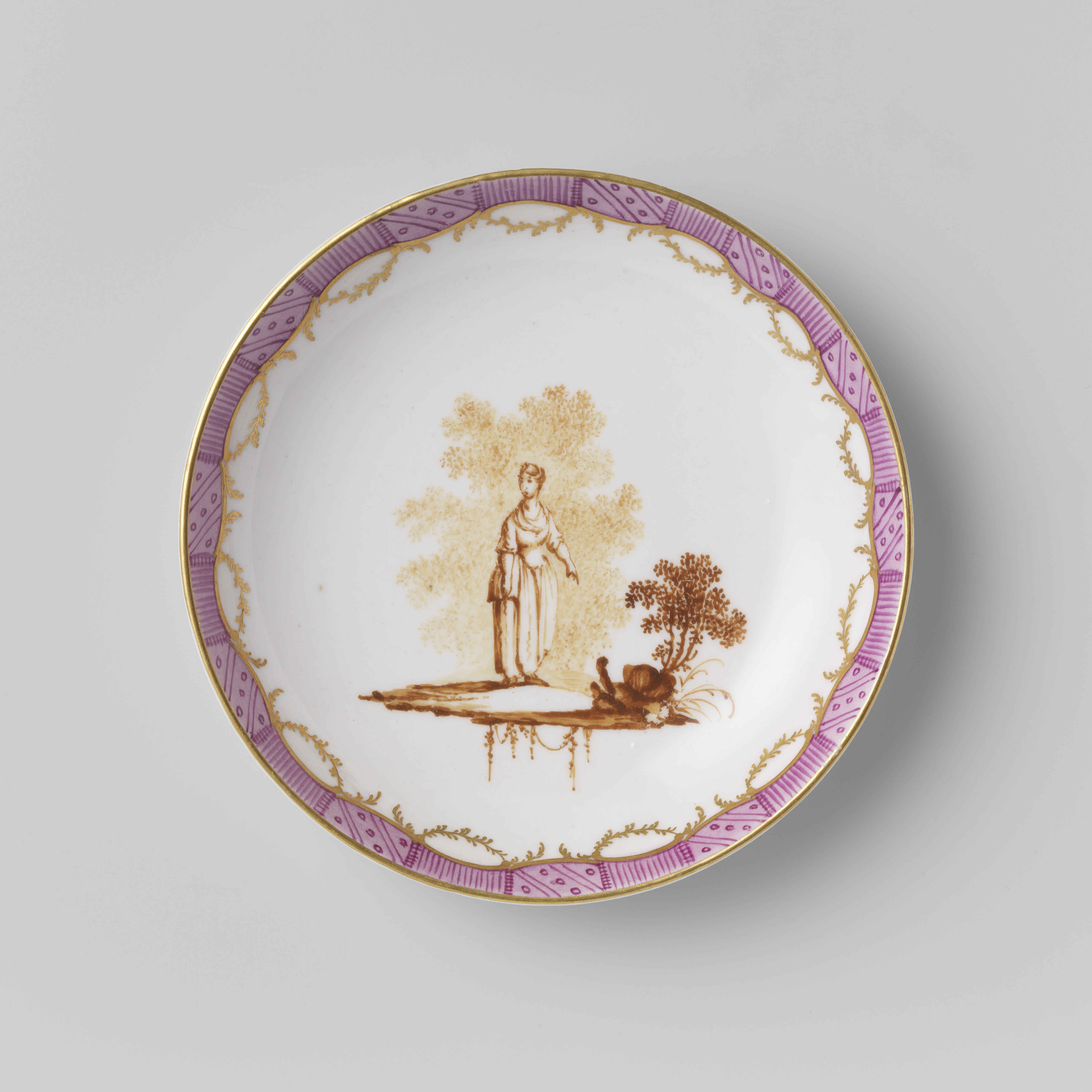 Porcelain Schotel by Manufacture Oud-Loosdrecht with intricate patterns and a lustrous glaze.