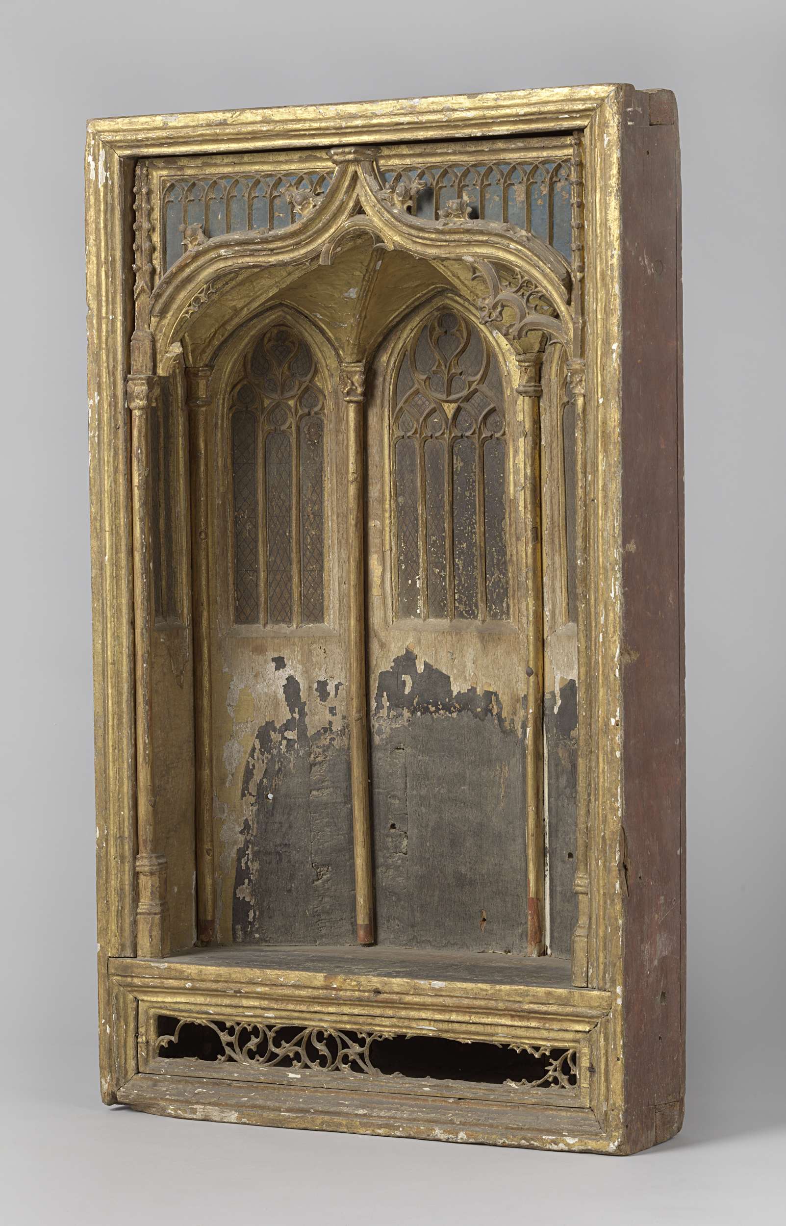Religious altar caisse carved from oak by Unknown Artist