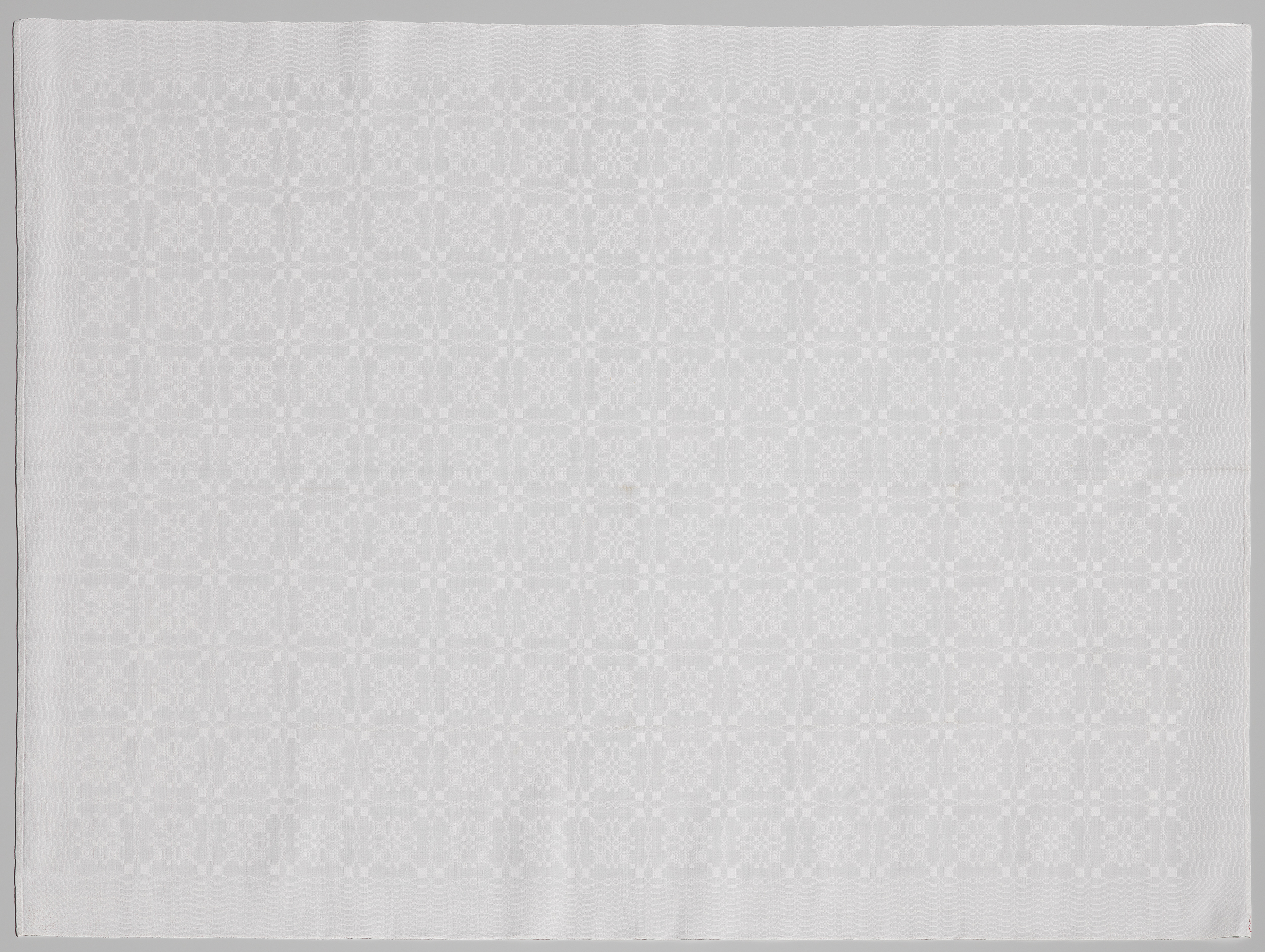 Linen textile with pellenpatroon by an unknown artist