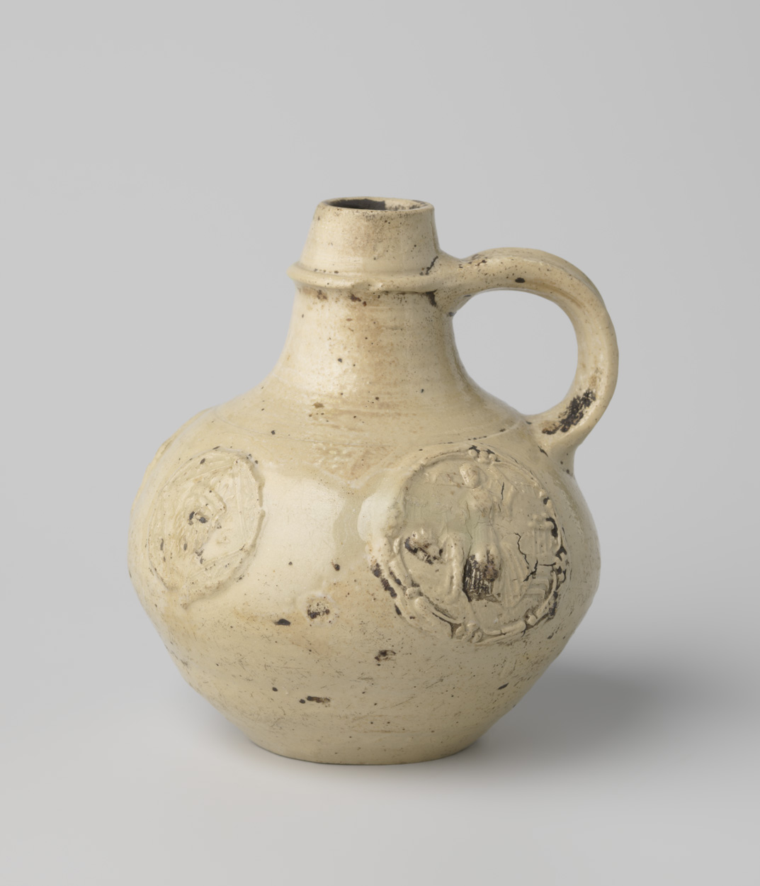 Ceramic jug with coat of arms and portrait by Anno Knütgen