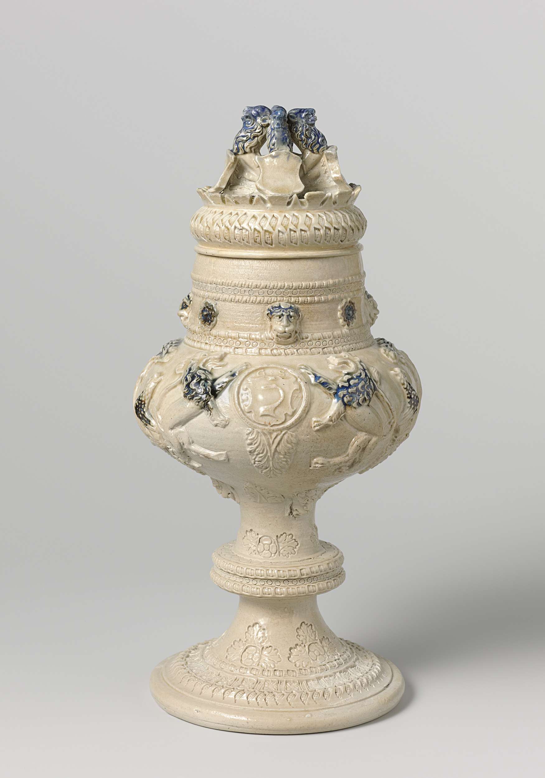 Lidded vase with lions and armorial ornament by Anno Knütgen, ceramic