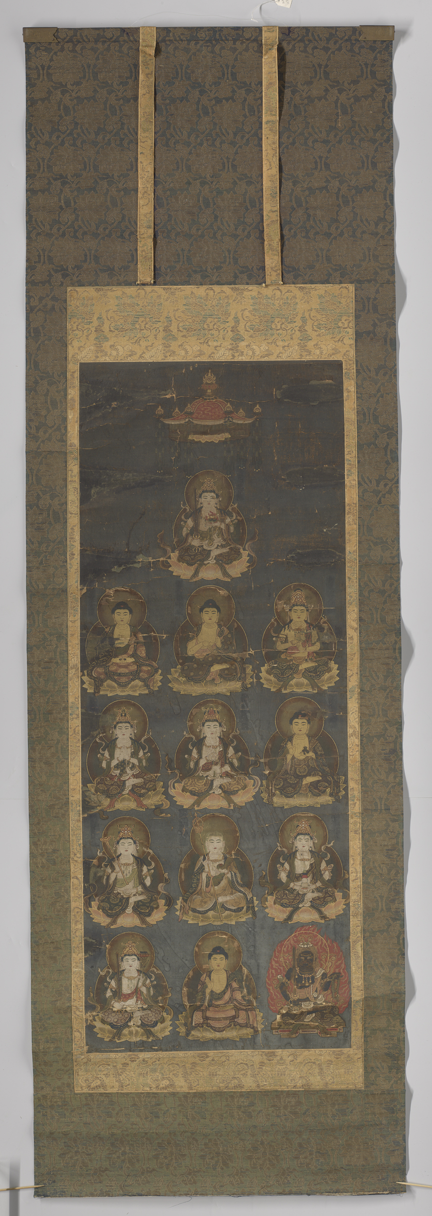 Rolschildering, silk scroll by Unknown Artist featuring intricate patterns and vibrant colors.