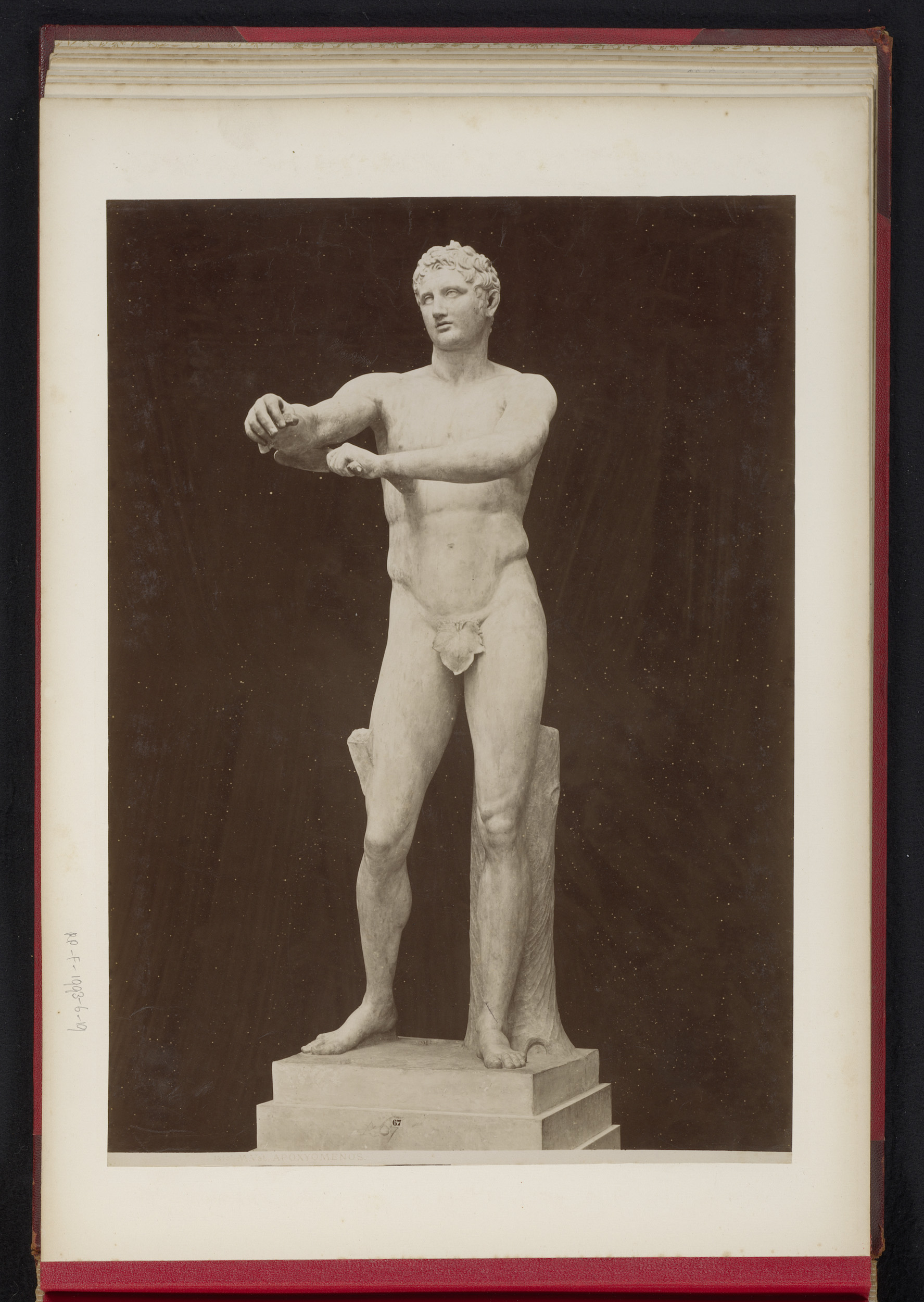 Sculptuur van Apoxyomenos, Vaticaan, by James Anderson, public domain