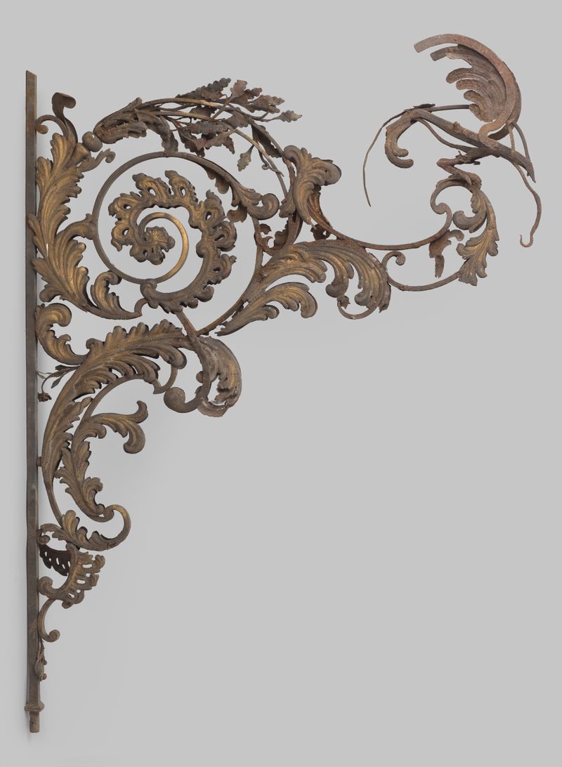 Uithangbord Jean Lamour engraving featuring intricate carvings and vibrant blue hues.