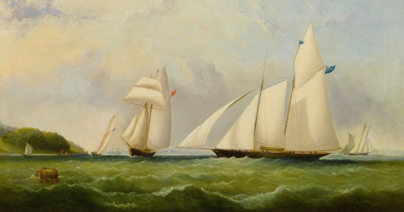 The Yacht Cambria Racing Off Ryde de Arthur Wellington Fowles, pintura al óleo que muestra un yate en el océano.