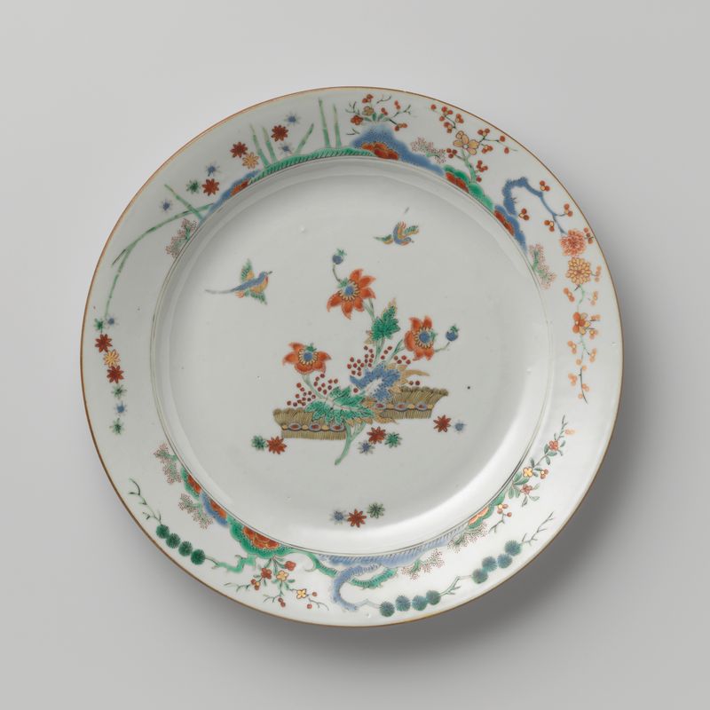 Plato con plantas y aves por Artista desconocido, c. 1700 - c. 1724, medio desconocido