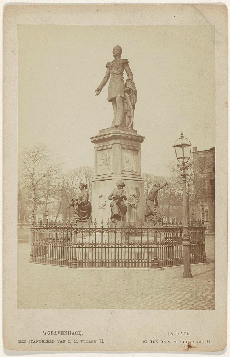 Monumento a Willem II em Den Haag, impressão em albúmina de artista desconhecido