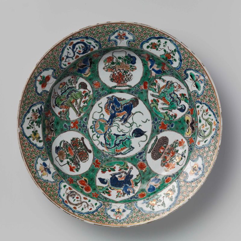 Plato con criaturas míticas, cestas de flores y plantas, medio desconocido, Unknown Artist