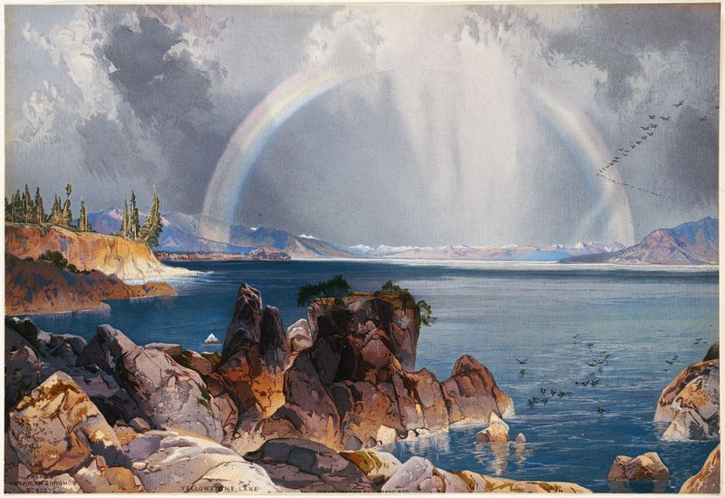 Yellowstone Lake de Thomas Moran, pintura a óleo que retrata águas serenas e natureza exuberante.