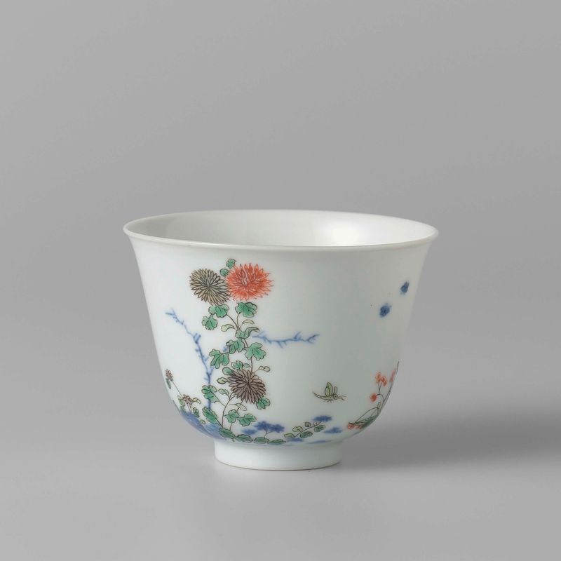 Crisantemo y taza en tinta sobre papel de artista desconocido