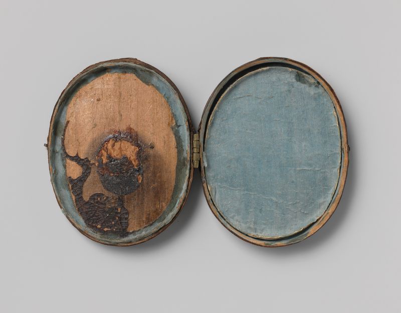 Caixa decorativa de couro com transparências de mica de artista desconhecido