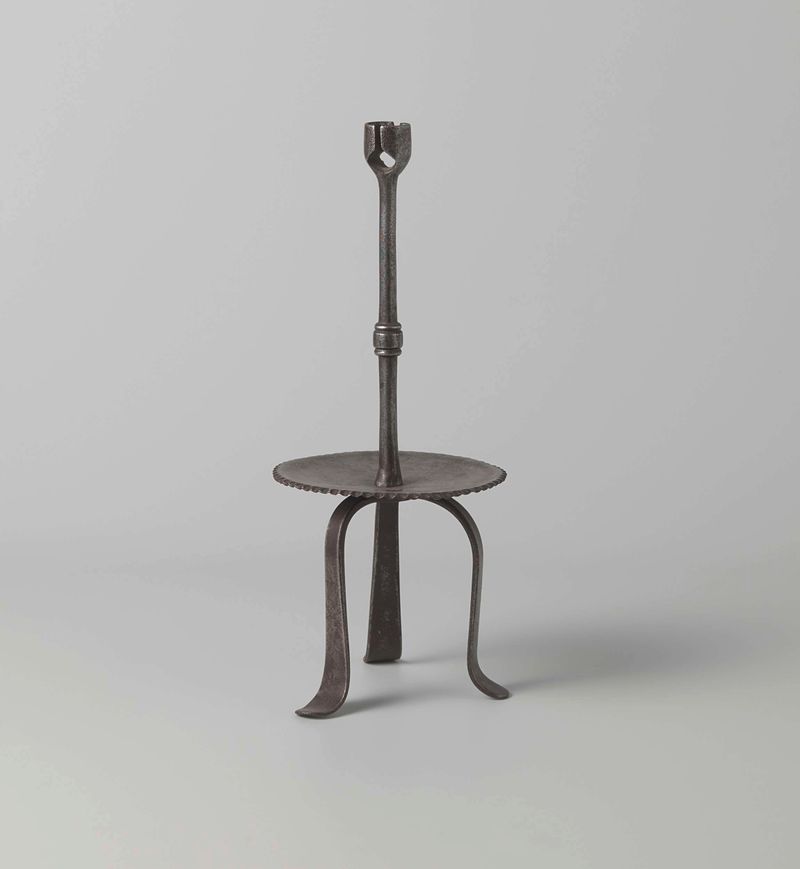 Candelabro de hierro sobre tres patas de Unknown Artist