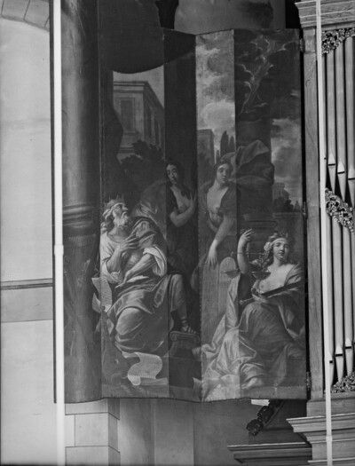 Pintura figurativa del artista que muestra luz y sombra.