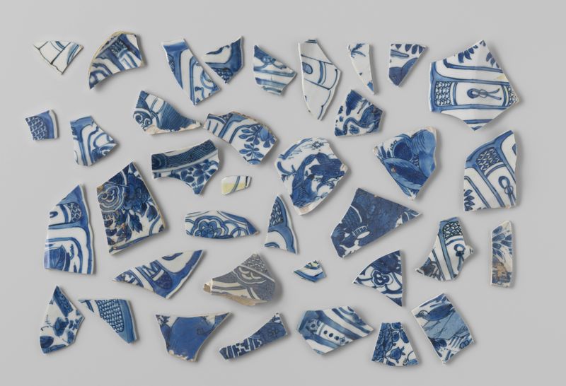 Fragmentos de cerámica del barco holandés Witte Leeuw, medio hueso, artista desconocido