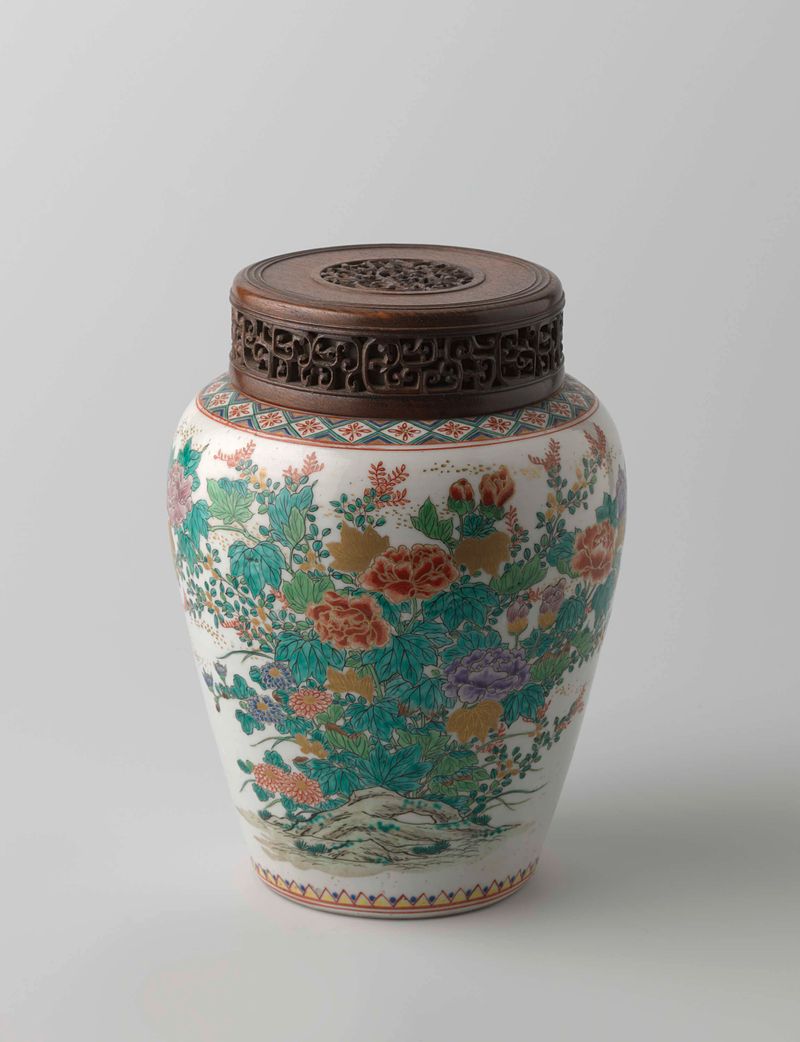 Jar com tampa de madeira e flores, meio desconhecido de Unknown Artist