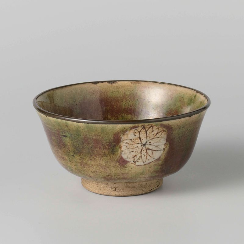 Teabowl con crisantemos, cerámica, Artista Desconocido