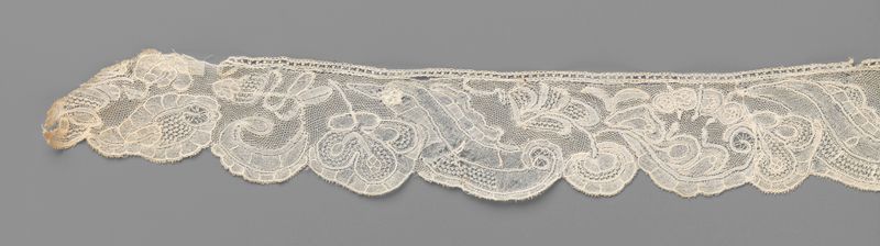 Renda com flores e s-volutas de Unknown Artist