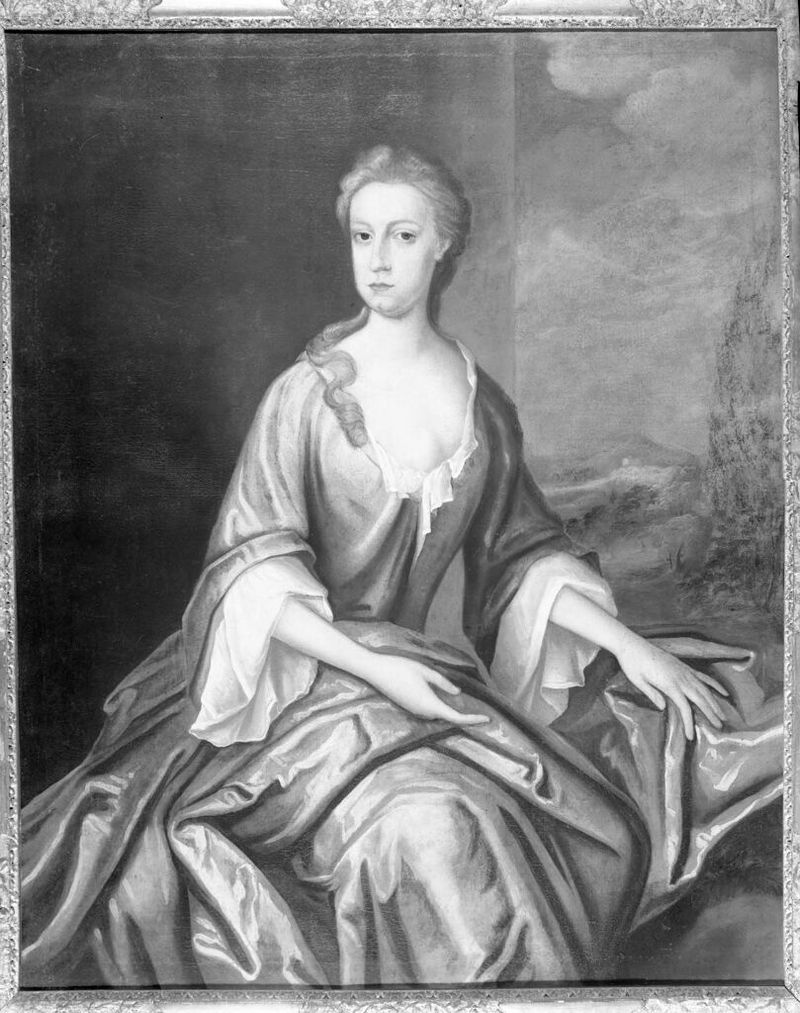 Retrato de uma Mulher, óleo sobre tela de um artista não identificado, apresentando uma mulher com expressão misteriosa.