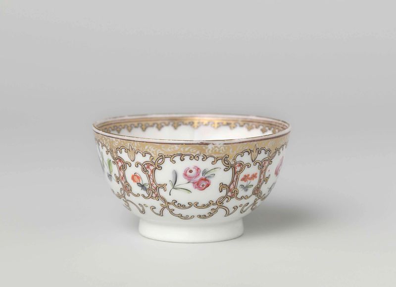 Taza de cerámica con flores y paneles de un artista desconocido